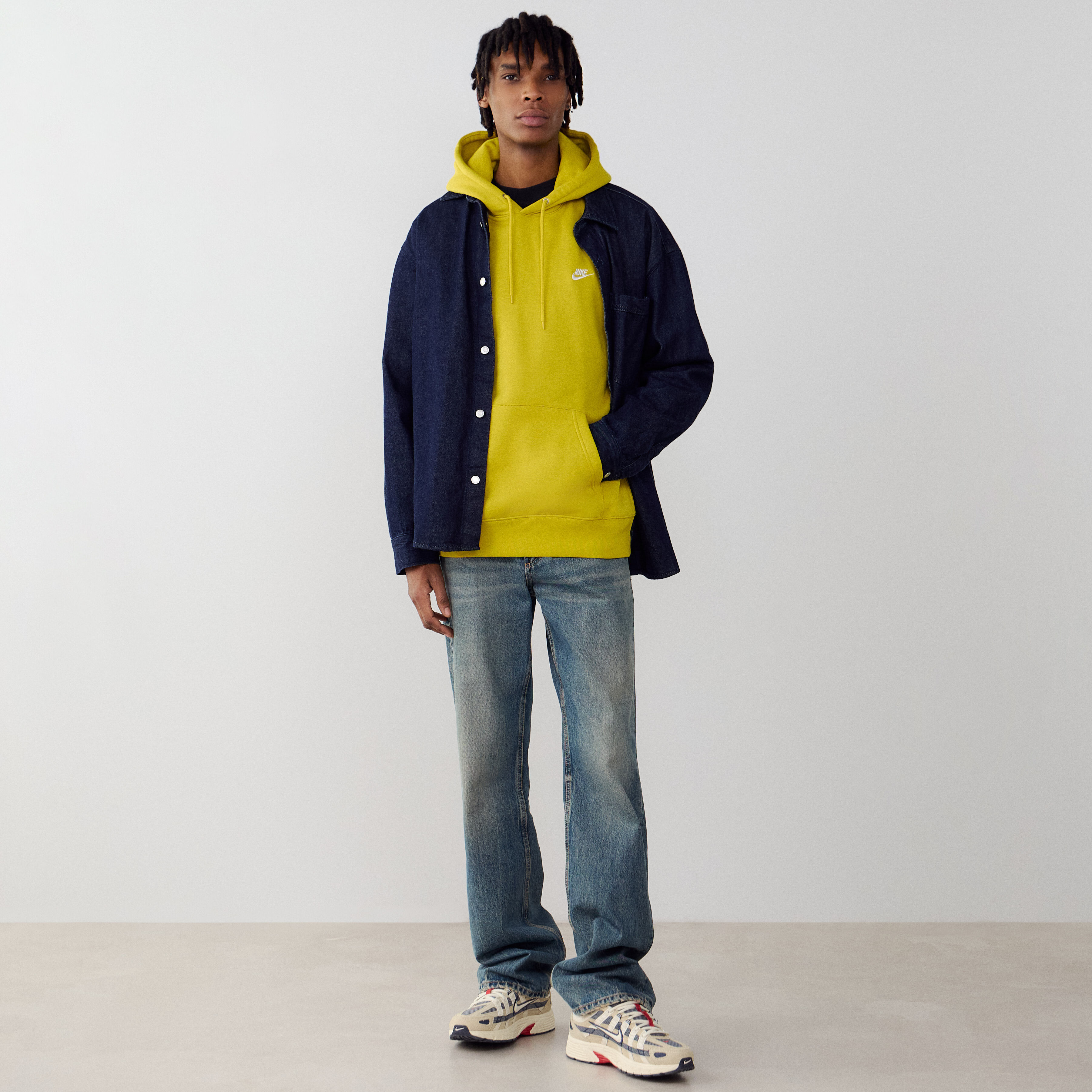 Hoodie Club Small Logo Jaune - vue 3