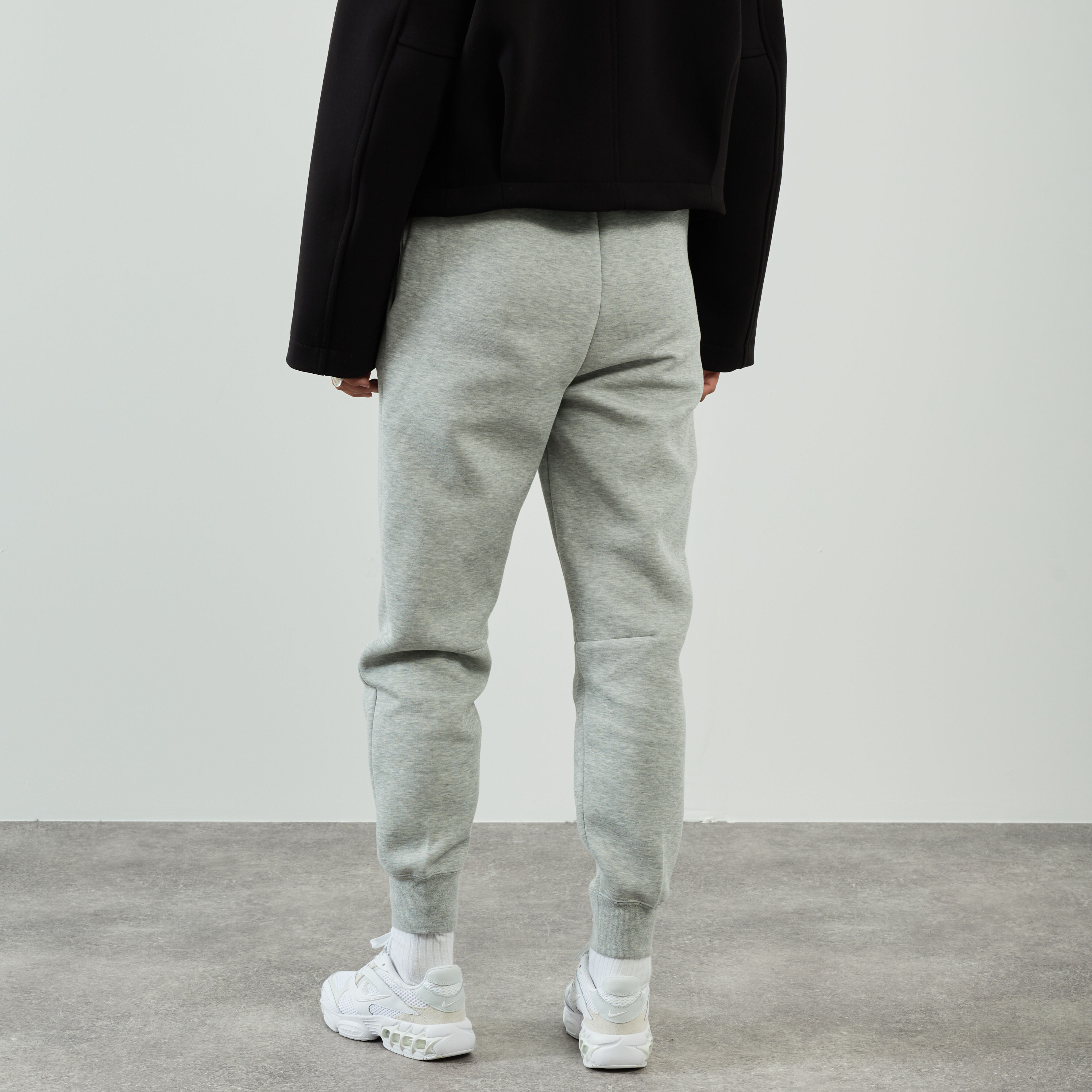 Nike tech fleece sale joggers white and grey