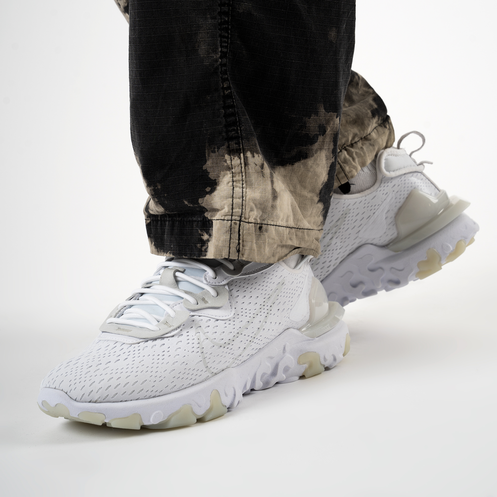 React nike white store