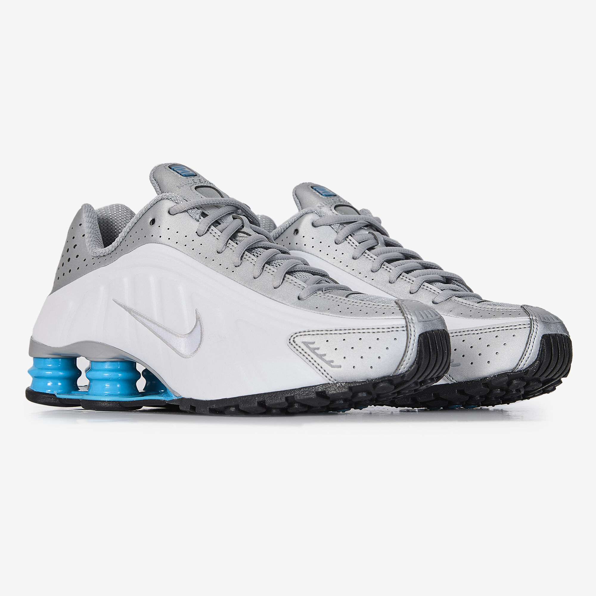 Baskets Nike Shox R4 Hq1988 100 - vue 3