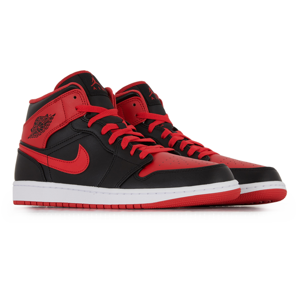 Jordan retro rouge et noir outlet