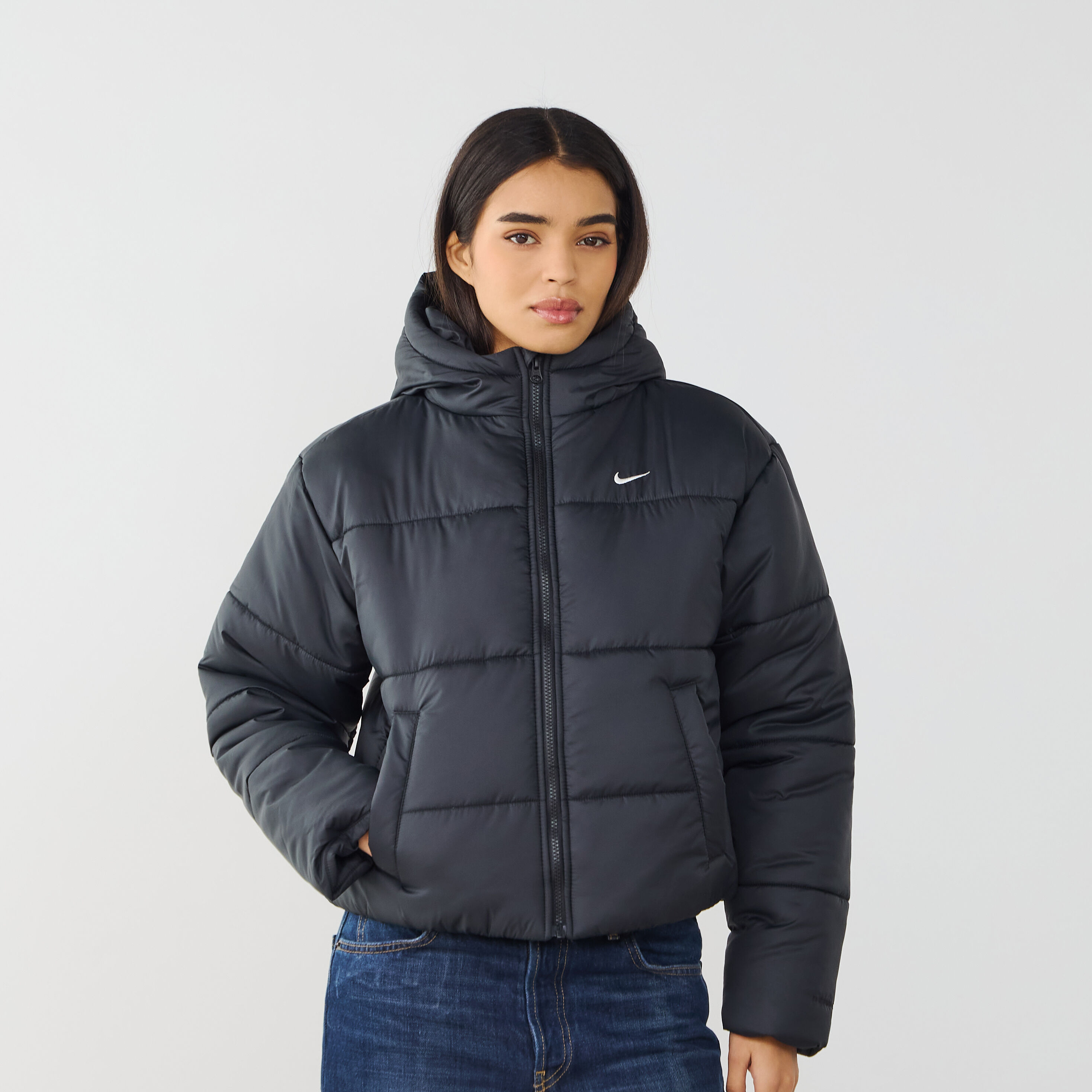 NIKE DOUDOUNE PUFFER BLOUSON FEMME NOIR BLANC Courir