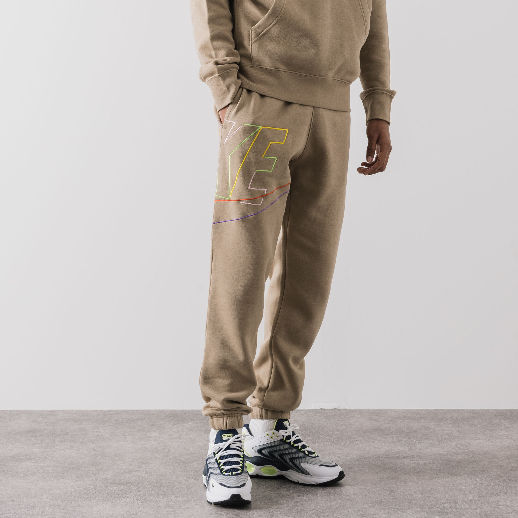 Plain nike sale joggers