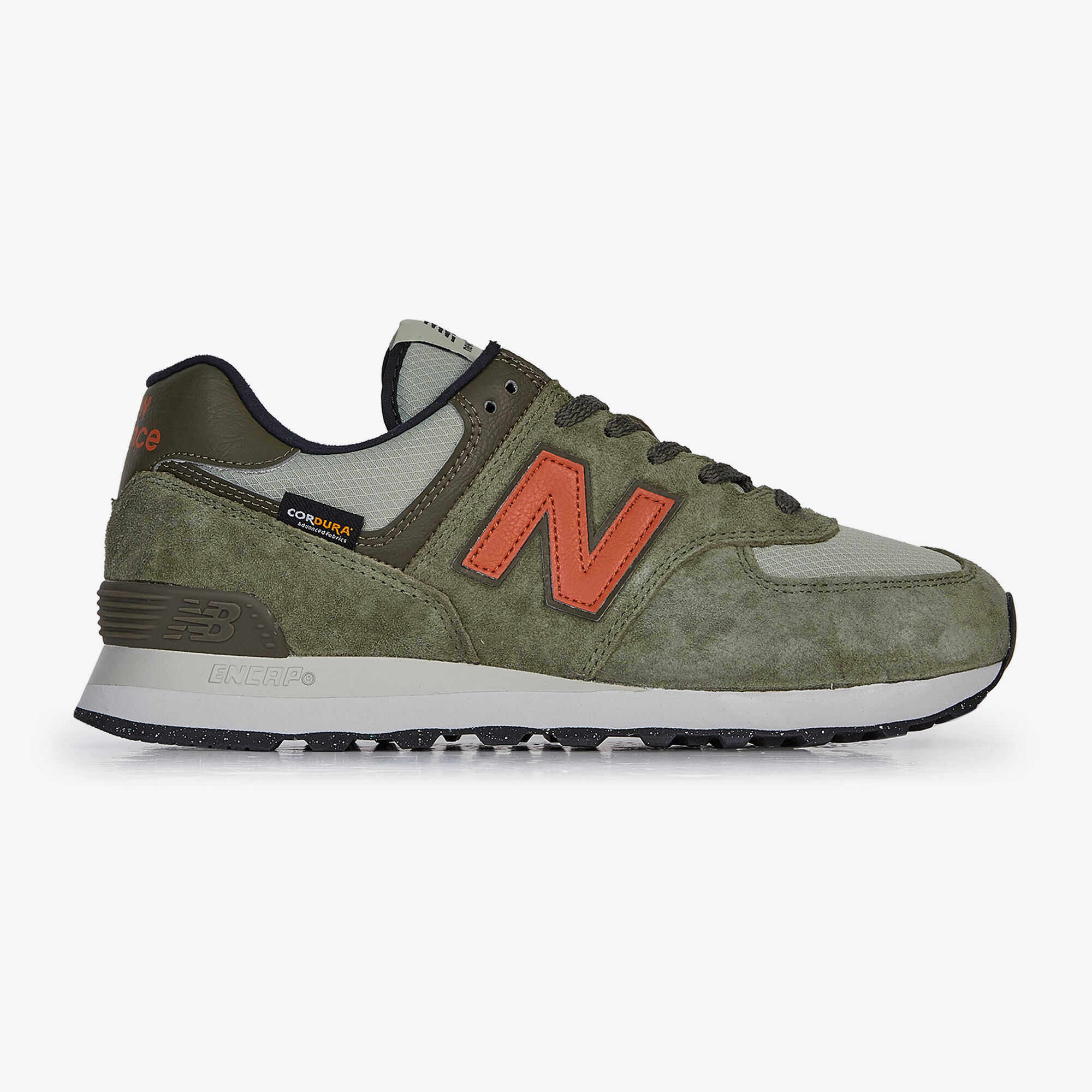 NEW BALANCE 574 SNEAKERS HOMME VERT ORANGE LACETS Courir