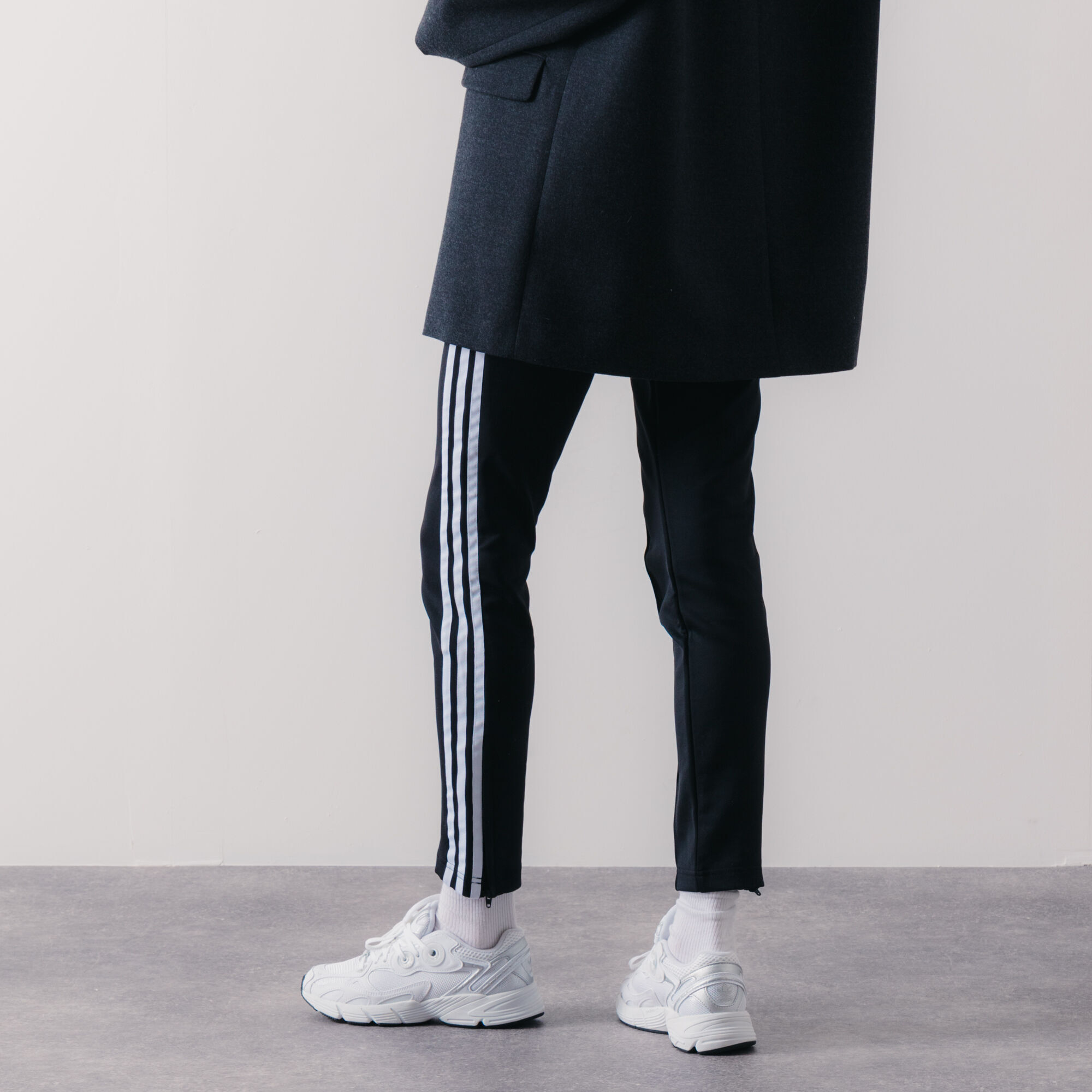 ADIDAS ORIGINALS SUPERSTAR JOGGERS BLACK WHITE TROUSERS WOMEN