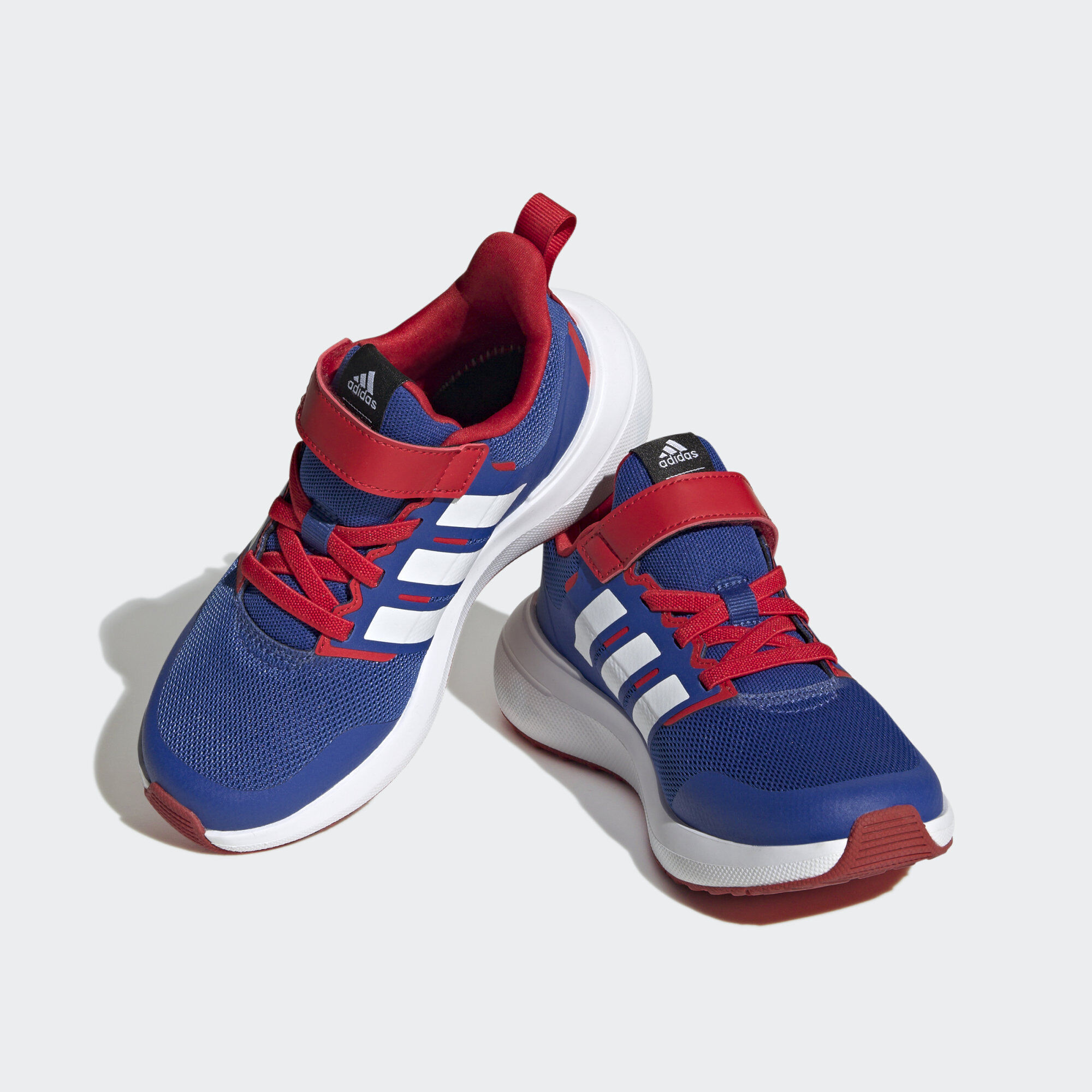 Nike avec scratch et lacet 2025