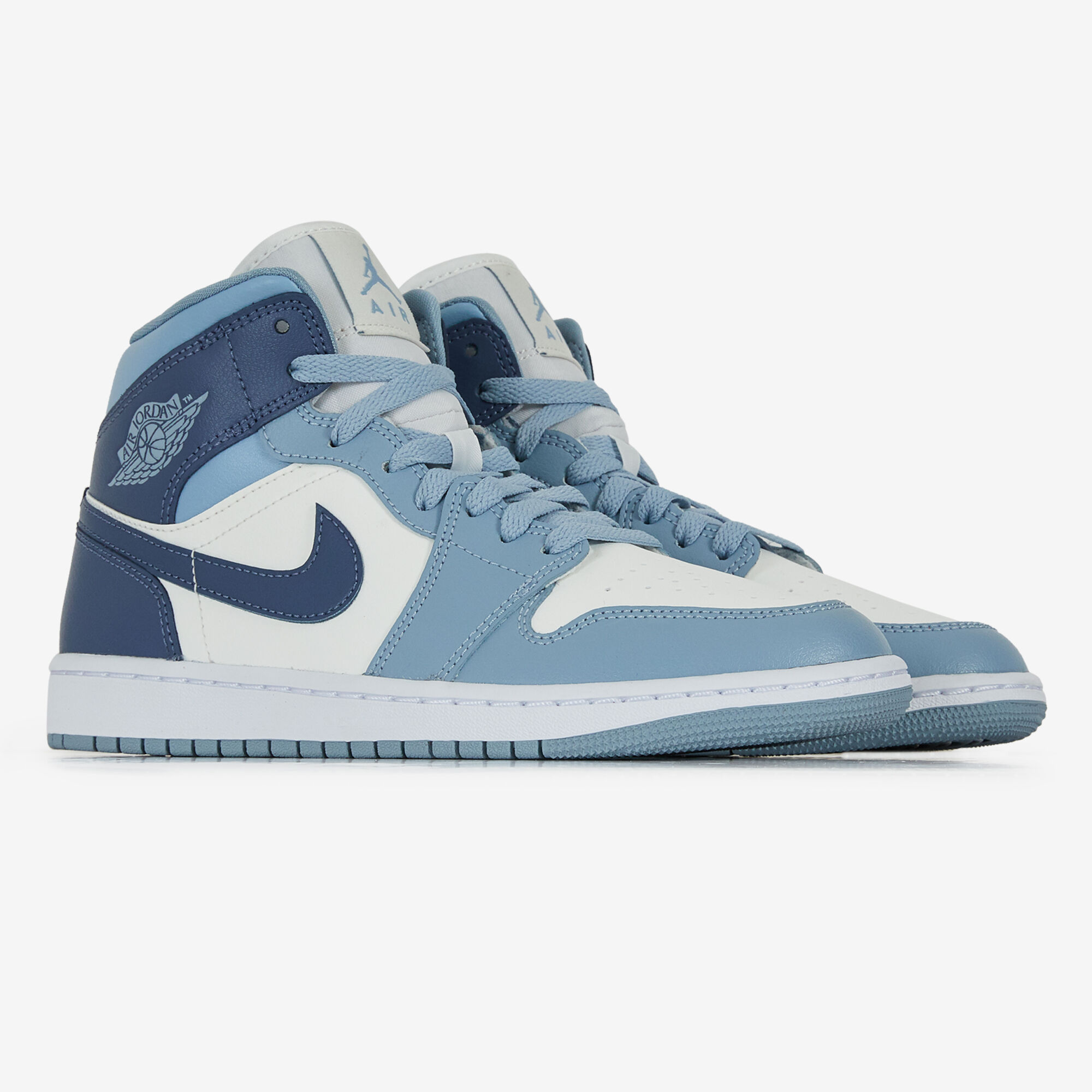 Jordan sneakers and clothing Courir