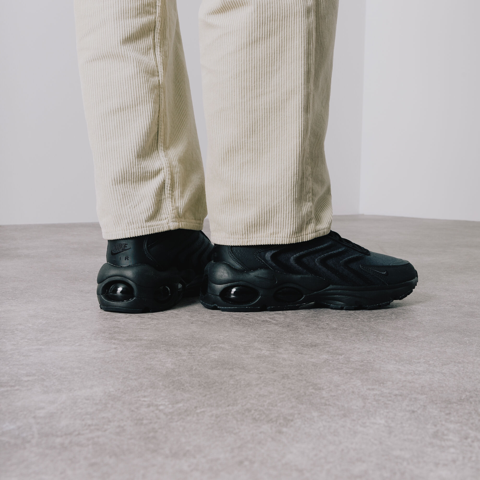 NIKE AIR MAX TW NOIR SNEAKERS HOMME Courir
