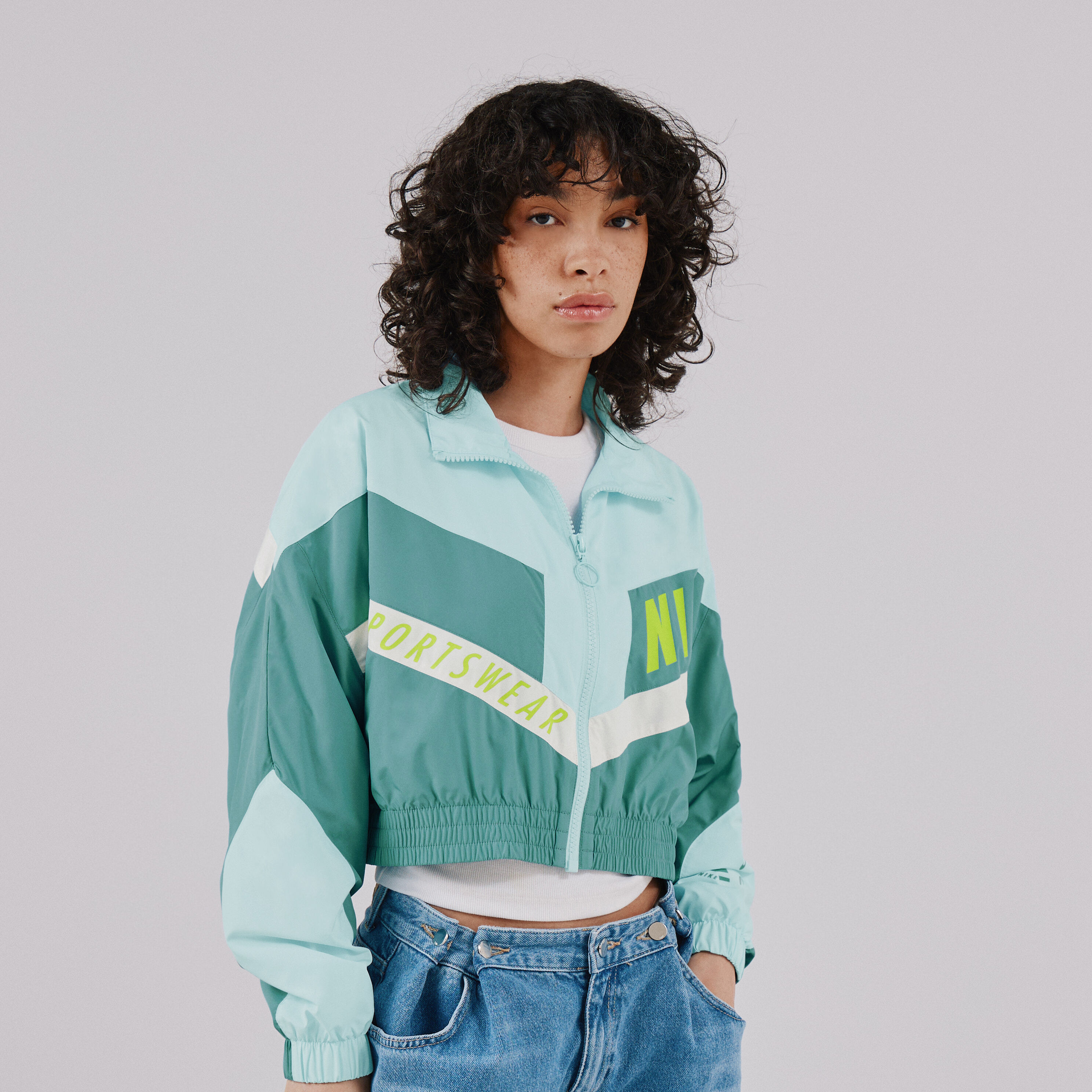 Vestes Blousons Jackets NIKE FEMME Collections 2024 Courir