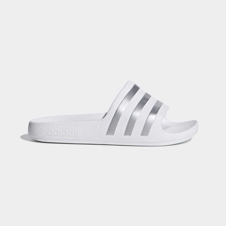 Adilette Aqua Slides Kids : Cloud White / Silver Met. / Cloud White