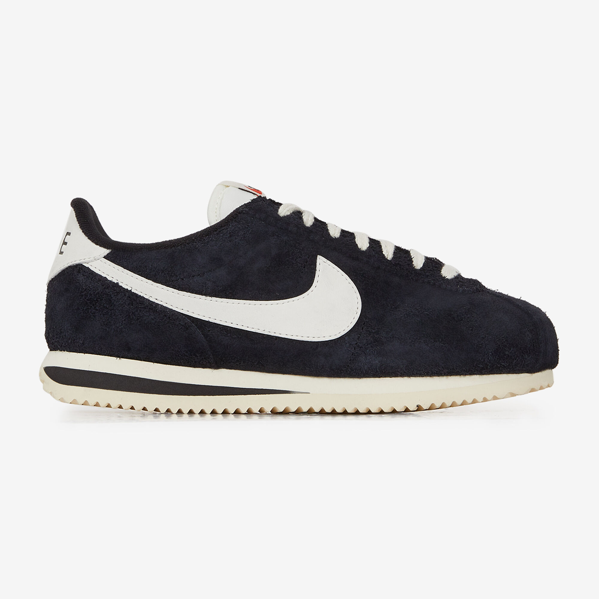 NIKE CORTEZ VINTAGE SUEDE BLACK WHITE SNEAKERS WOMEN Courir