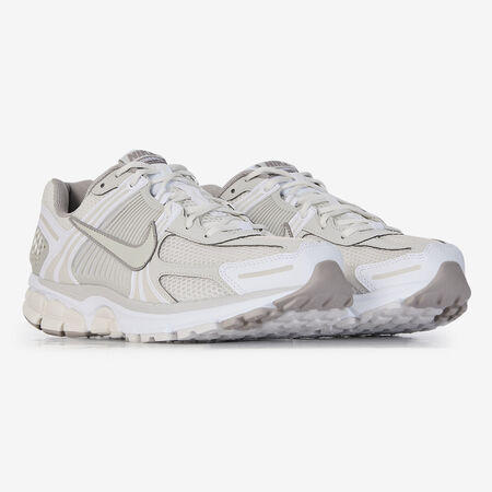 NIKE zoom vomero ZOOM VOMERO 5 WHITE/BEIGE MEN