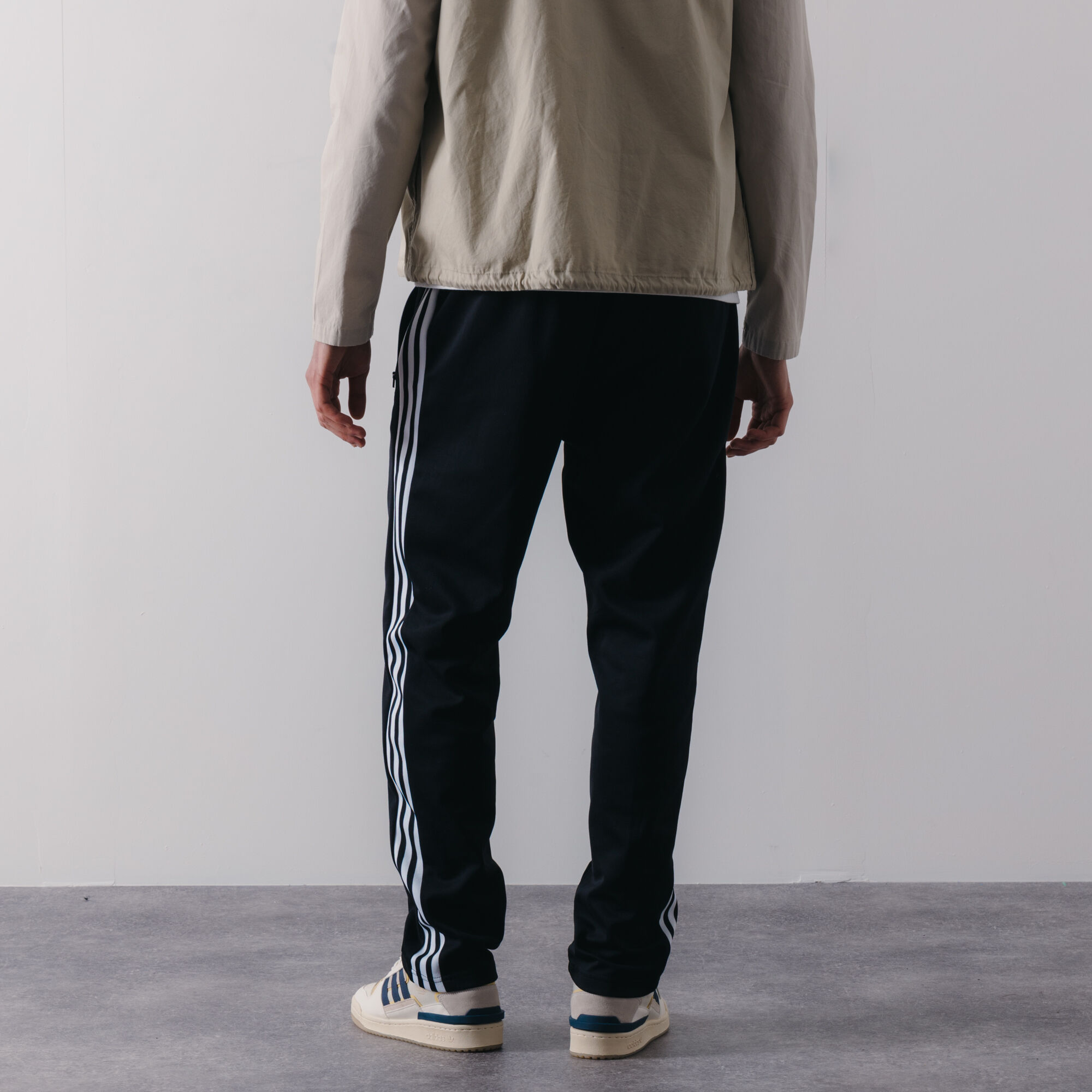 ADIDAS ORIGINALS BECKENBAUER JOGGERS BLACK WHITE TROUSERS MEN