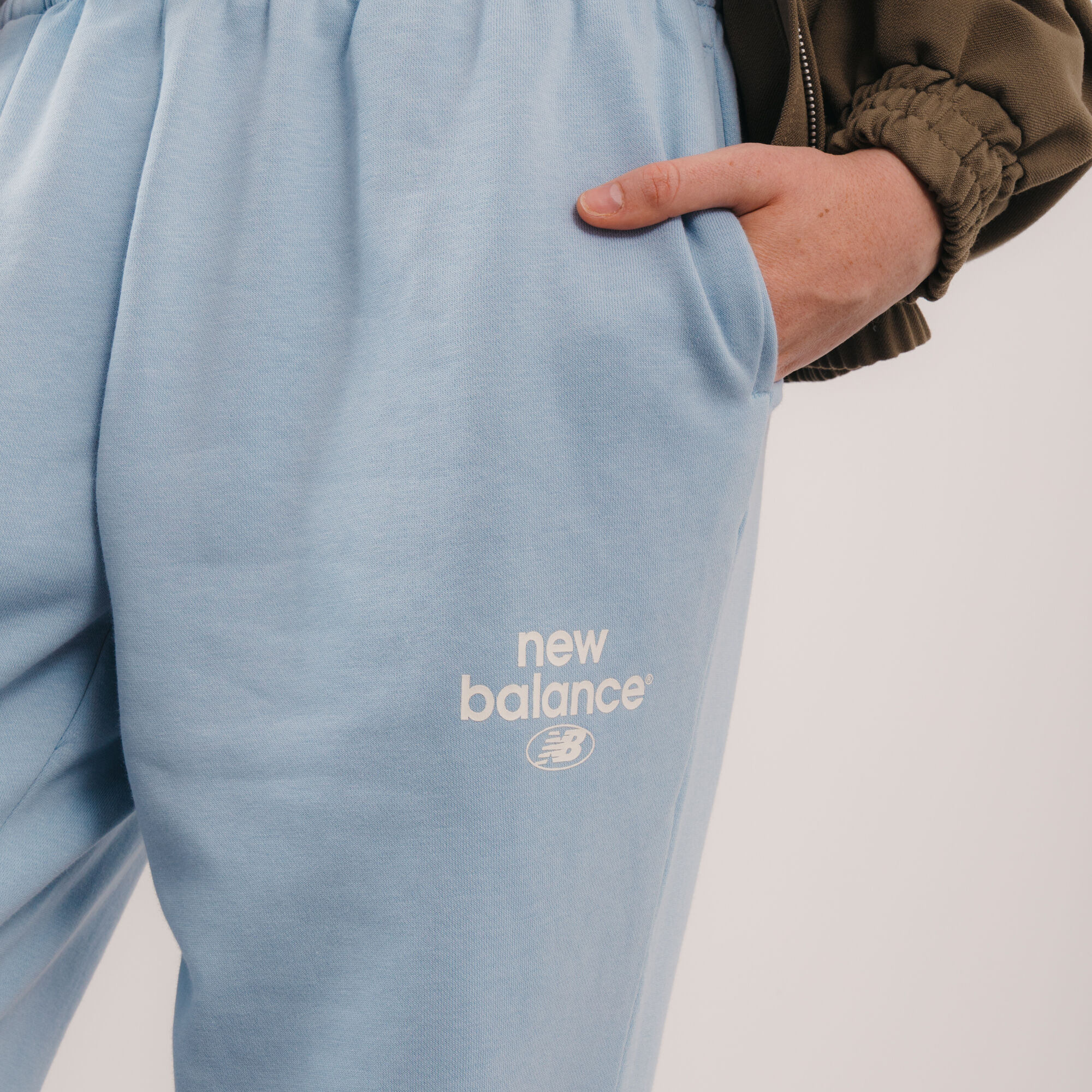 new balance joggers womens