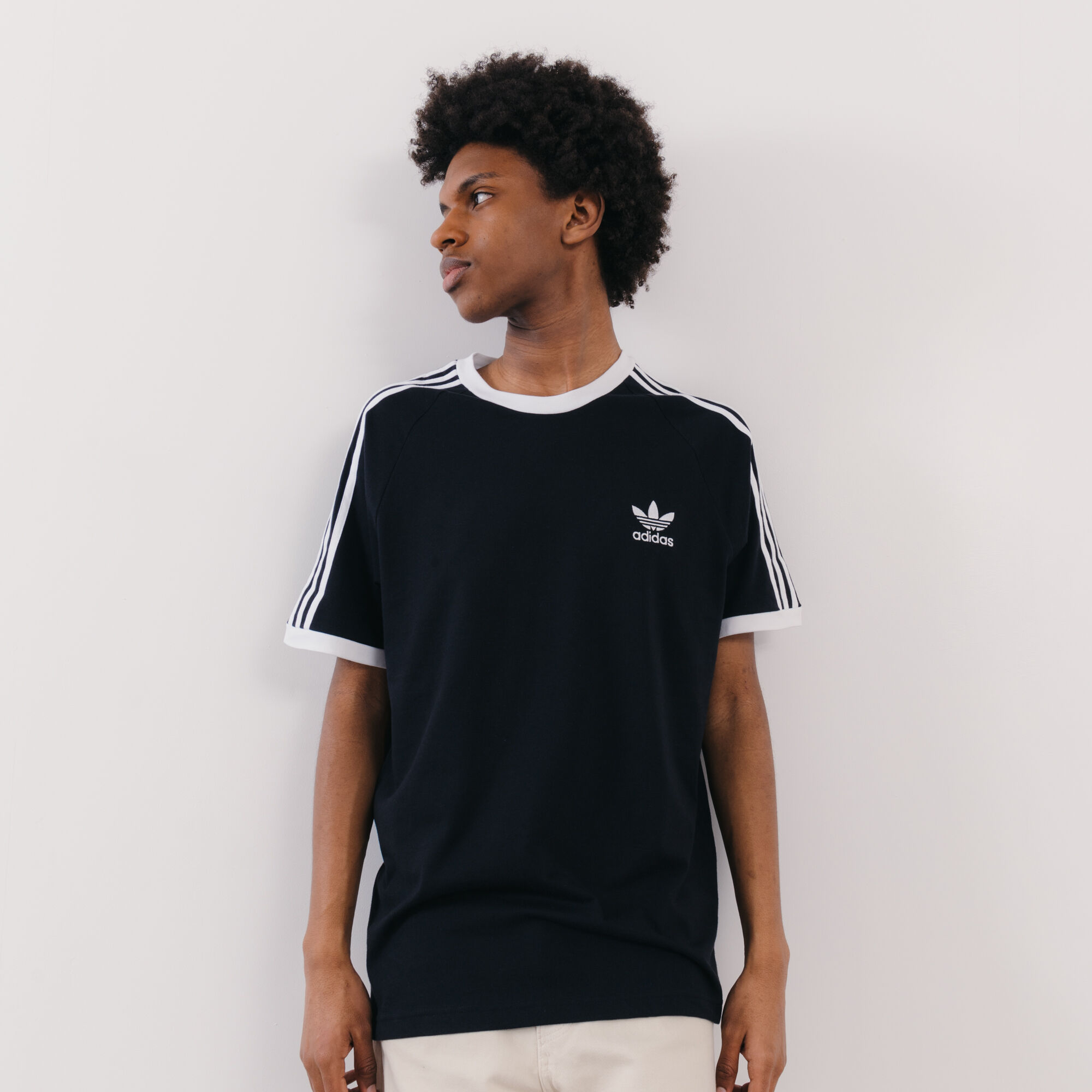Tee shirt adidas noir et blanc best sale