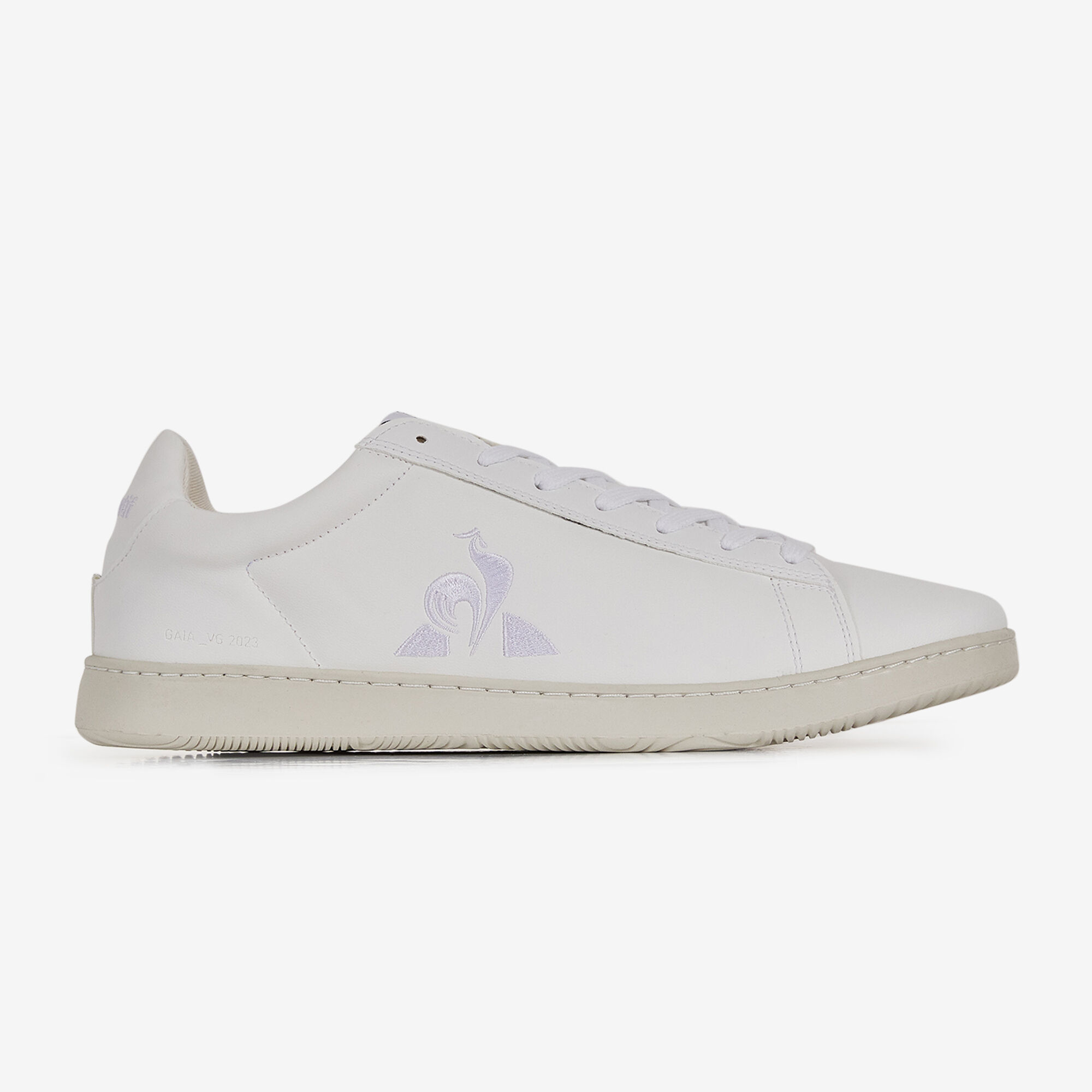 Le coq sportif sneakers and clothing Courir