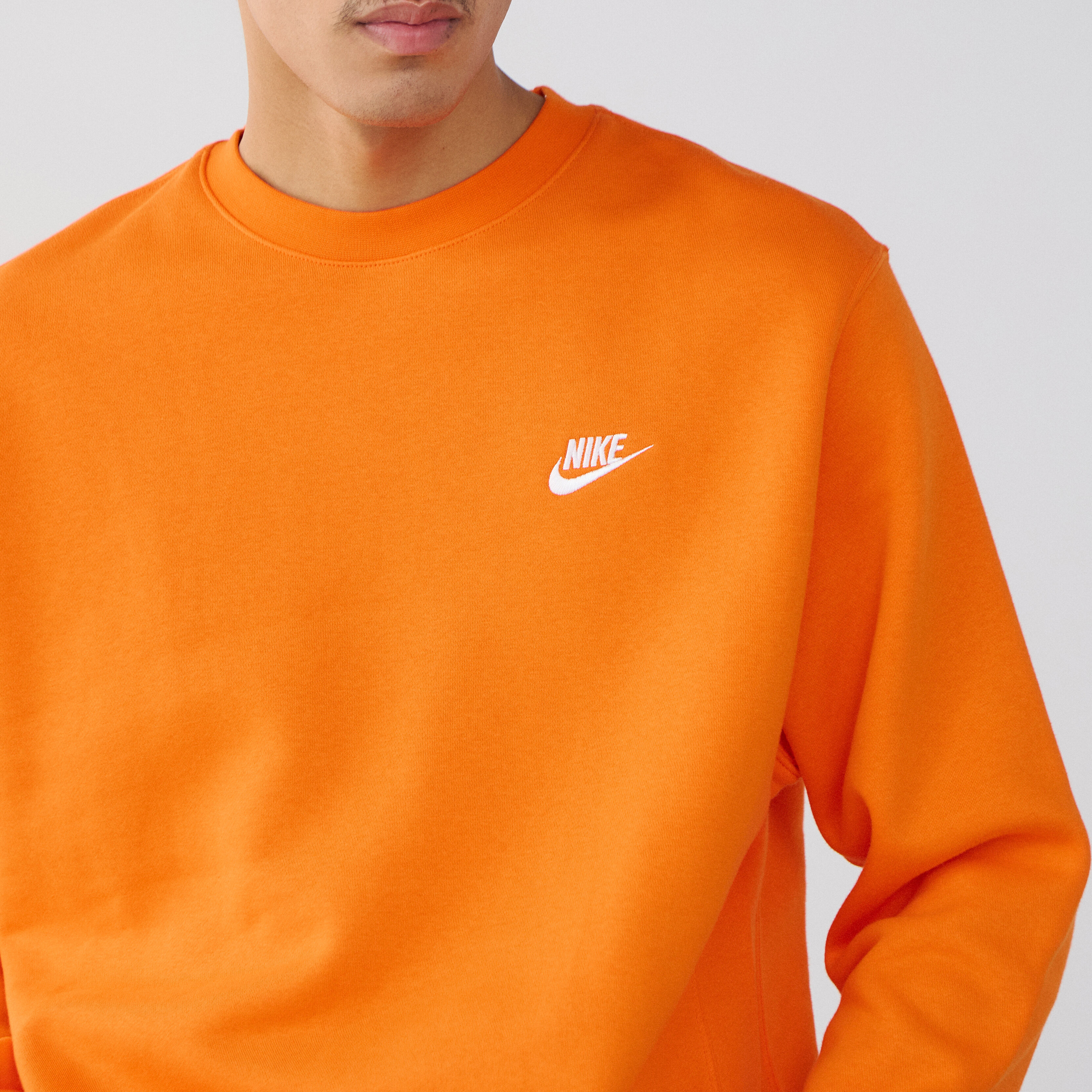 NIKE SWEAT CREW CLUB ORANGE WHITE SWEATSHIRTS MEN Courir