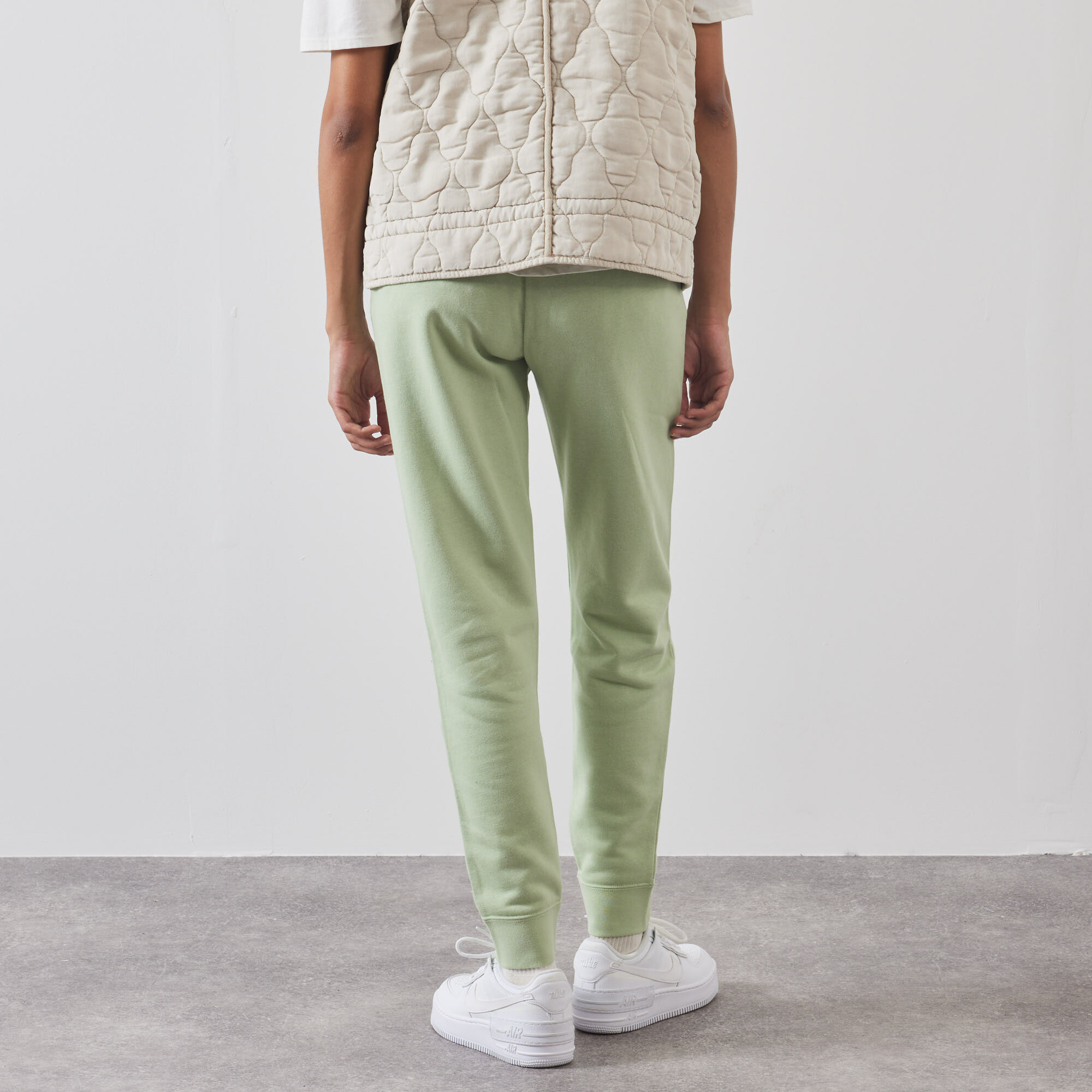 Nike sage green joggers cheap