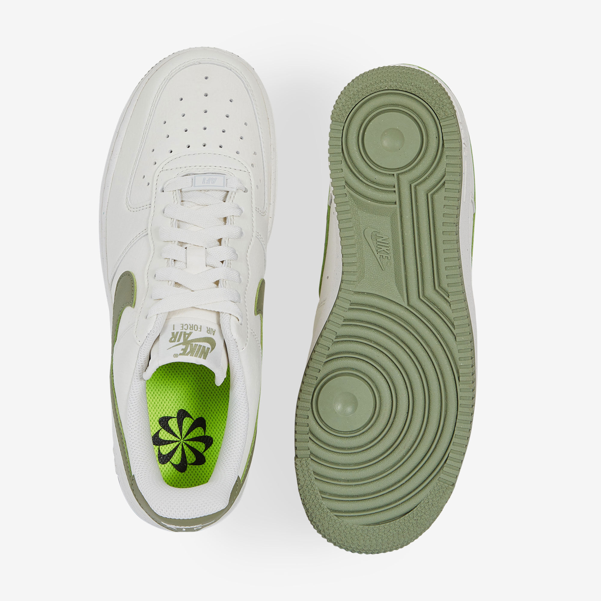 NIKE AIR FORCE 1 LOW SNEAKERS FEMME BEIGE KAKI LACETS Courir