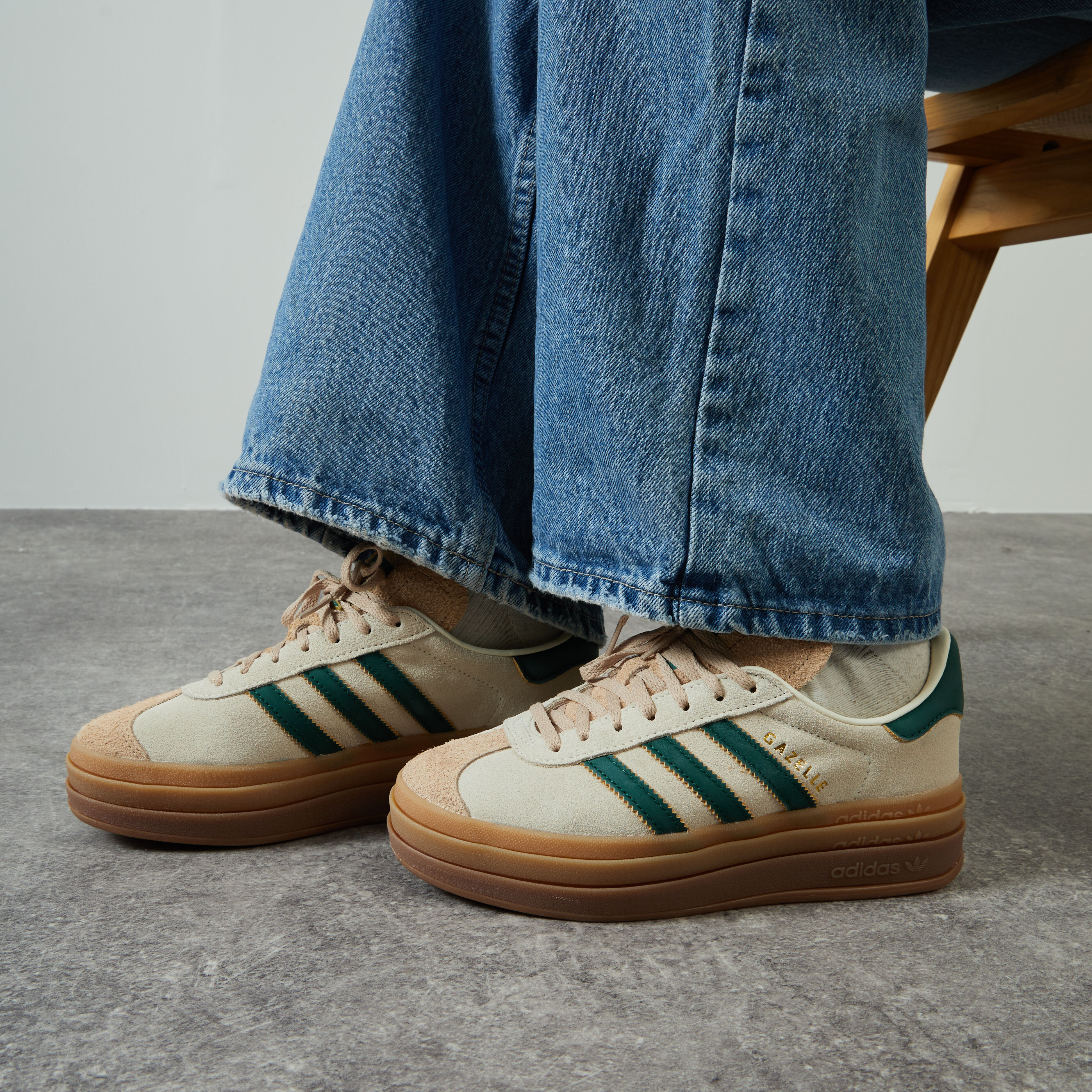 ADIDAS ORIGINALS GAZELLE BOLD SNEAKERS FEMME BEIGE VERT LACETS Courir