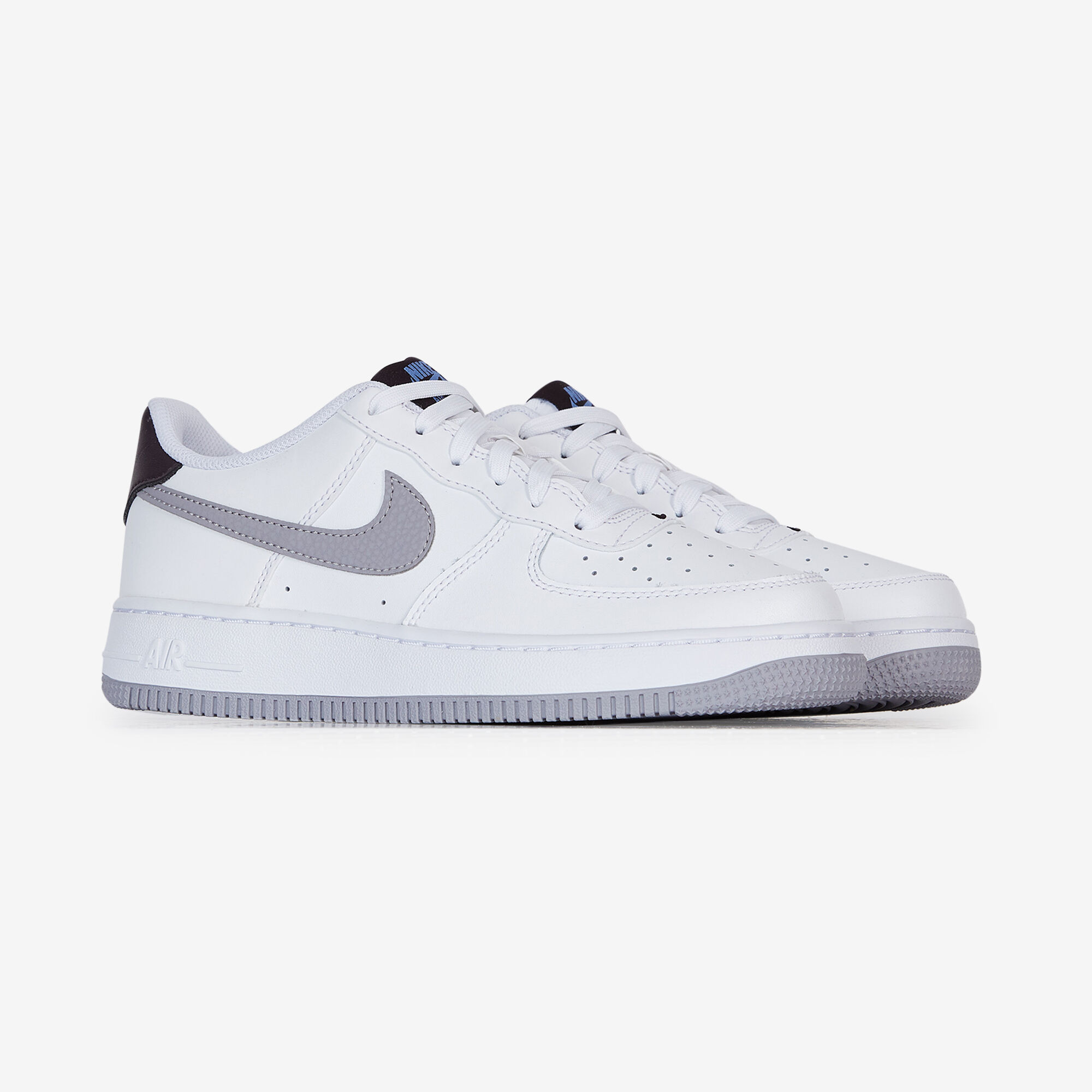 NIKE AIR FORCE 1 LOW SNEAKERS ENFANT BLANC GRIS LACETS Courir