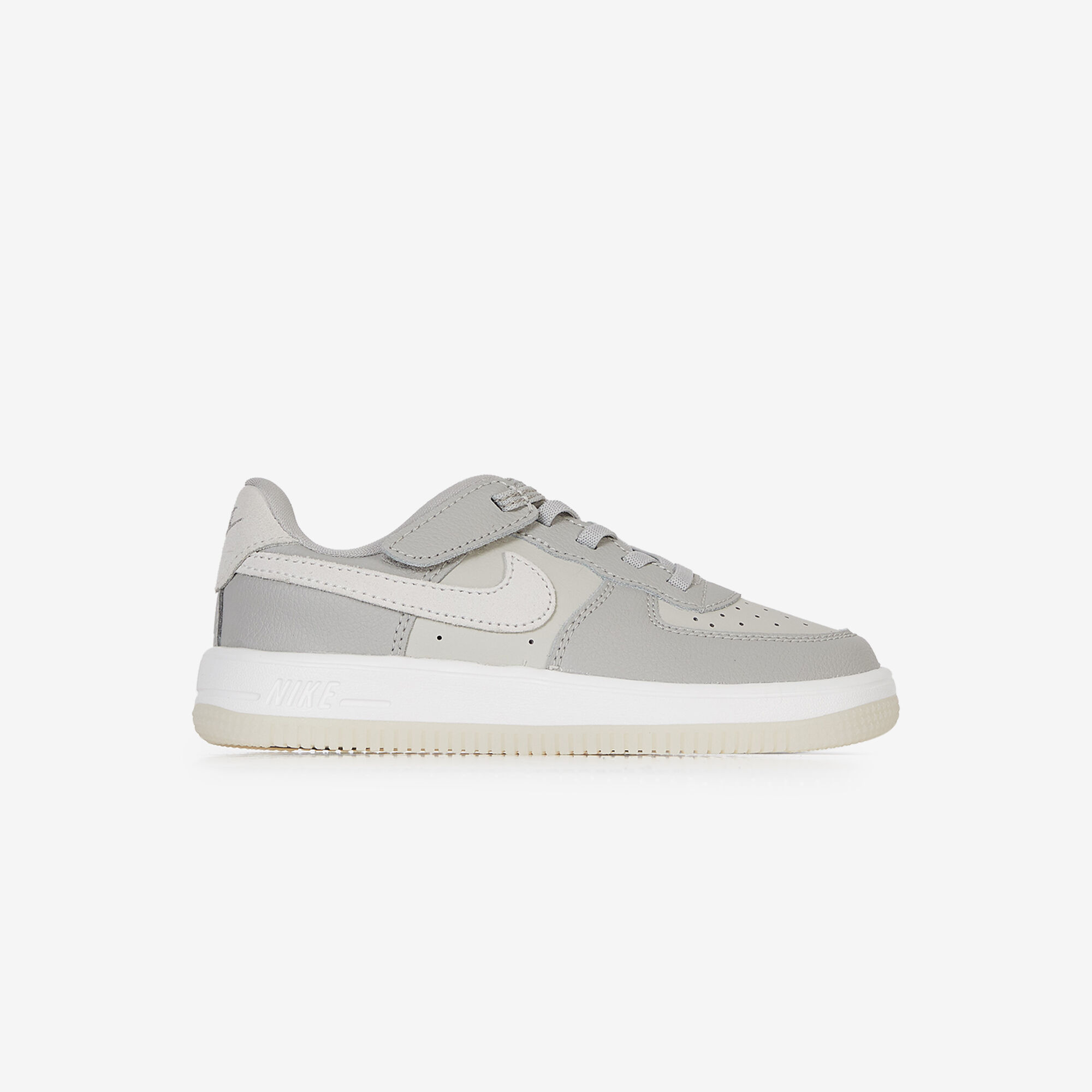 NIKE AIR FORCE 1 LOW SNEAKERS ENFANT BLANC LACETS Courir
