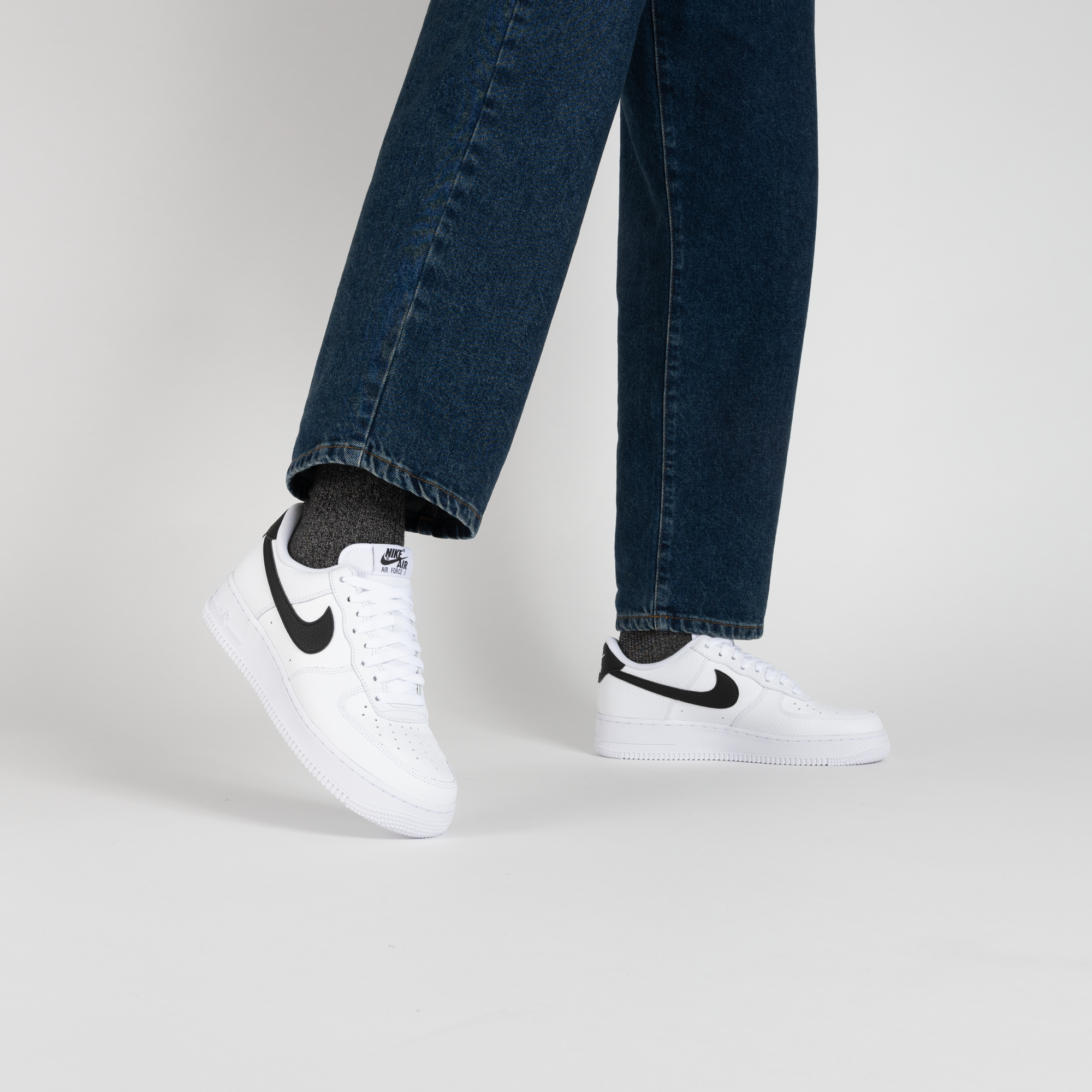 air force blanche virgule noir