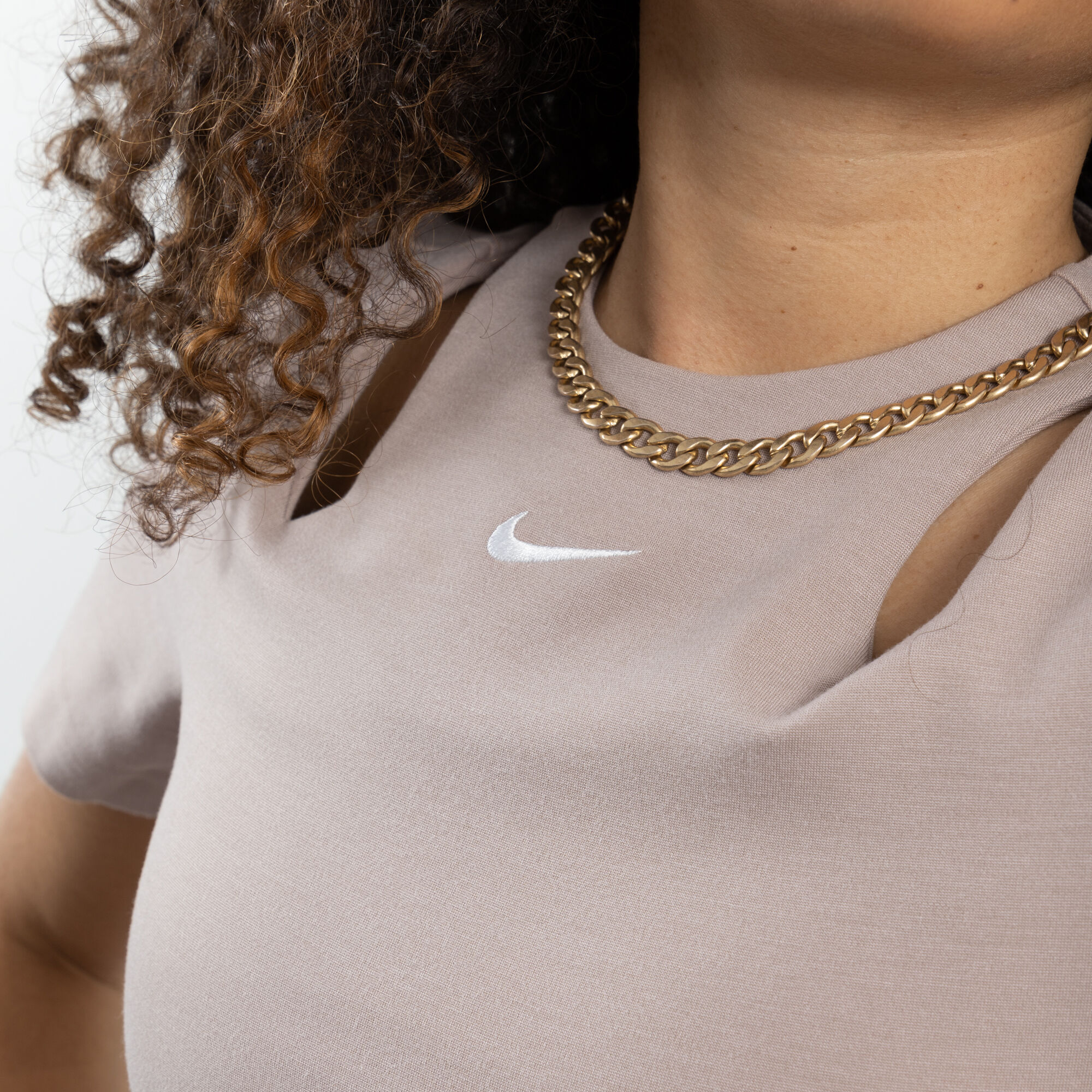 NIKE CUT TREND ESSENTIAL TOP BEIGE TSHIRTS WOMEN