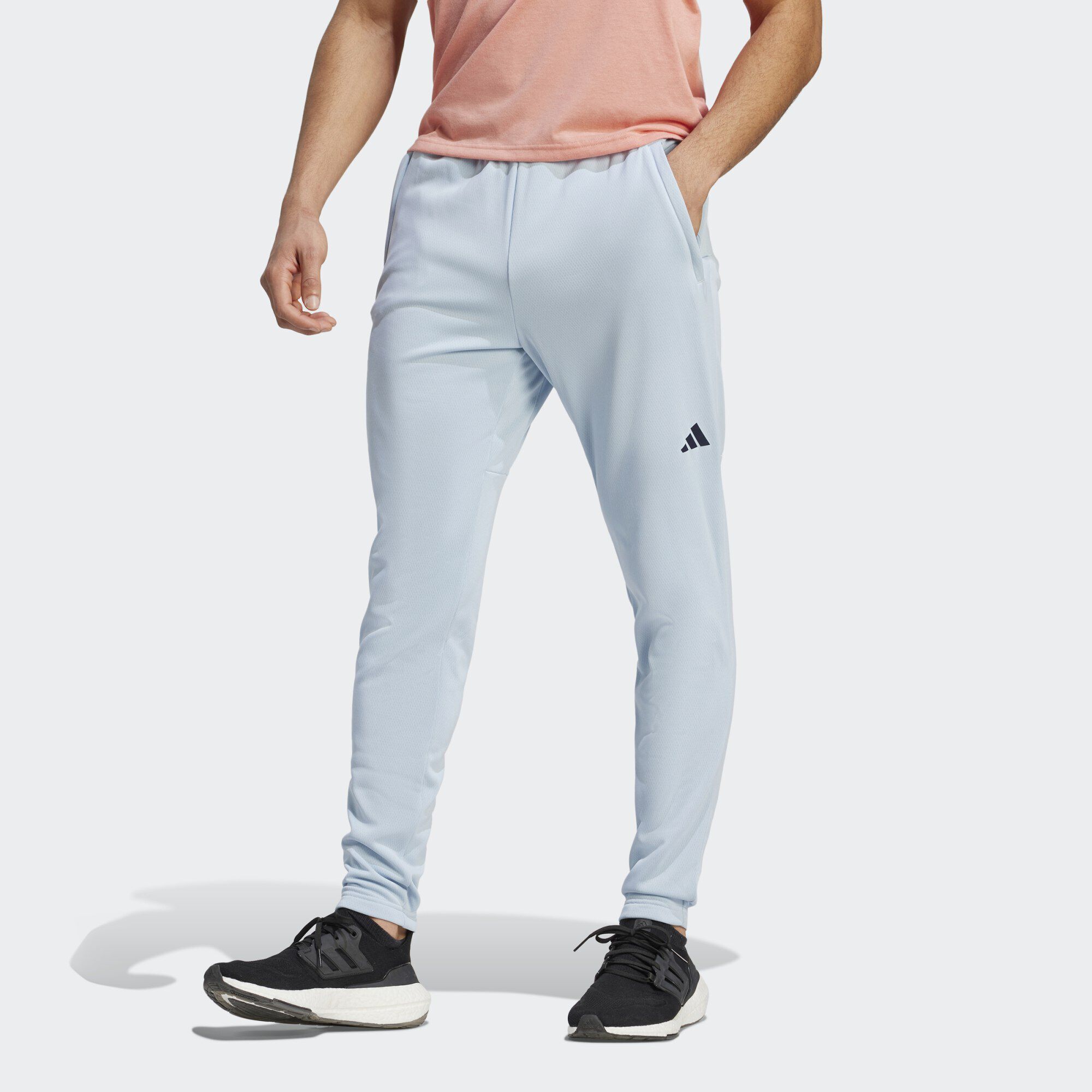ADIDAS ORIGINALS TRAIN ESSENTIALS SEASONAL WOVEN TRAINING PANTS