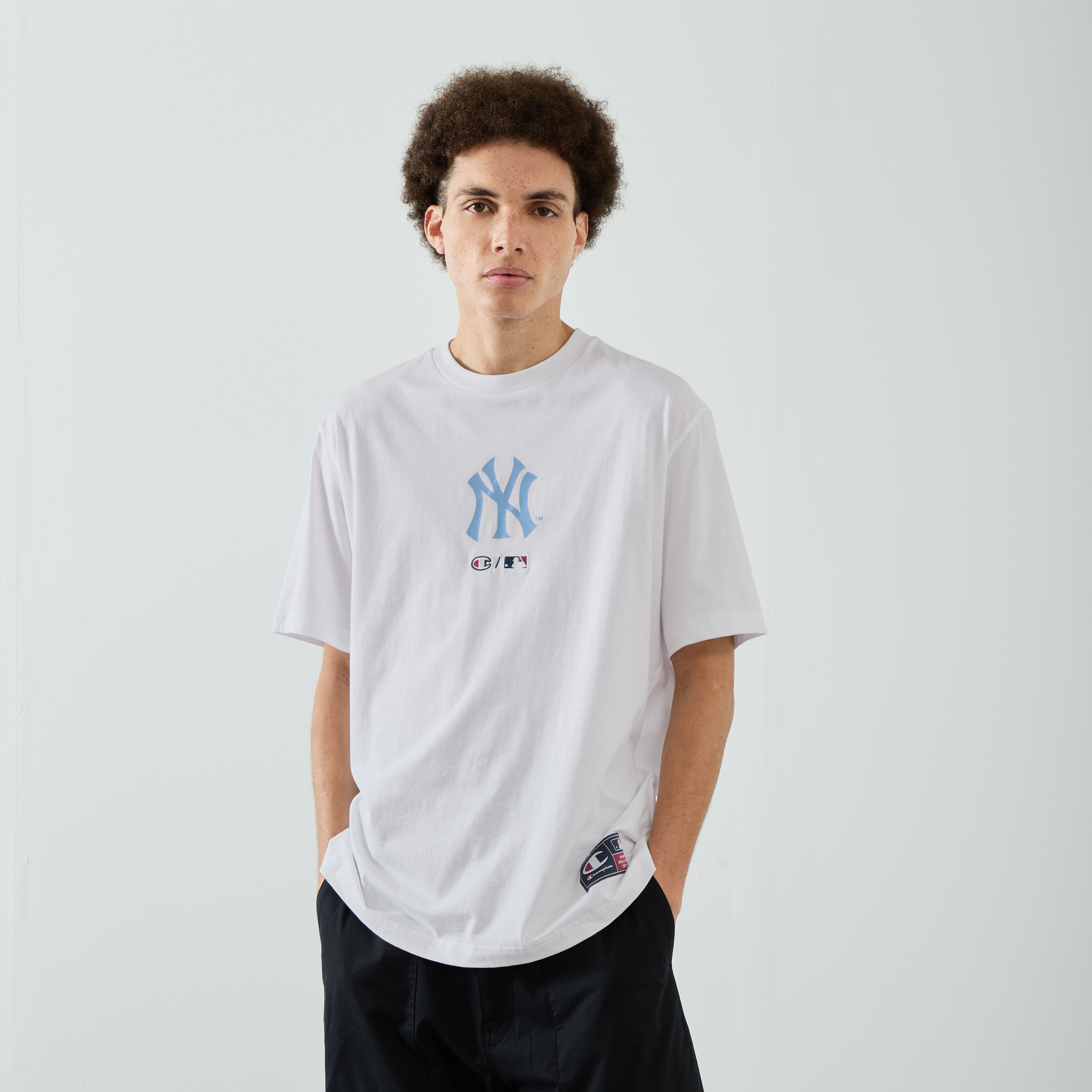 Mens yankees hotsell t shirt