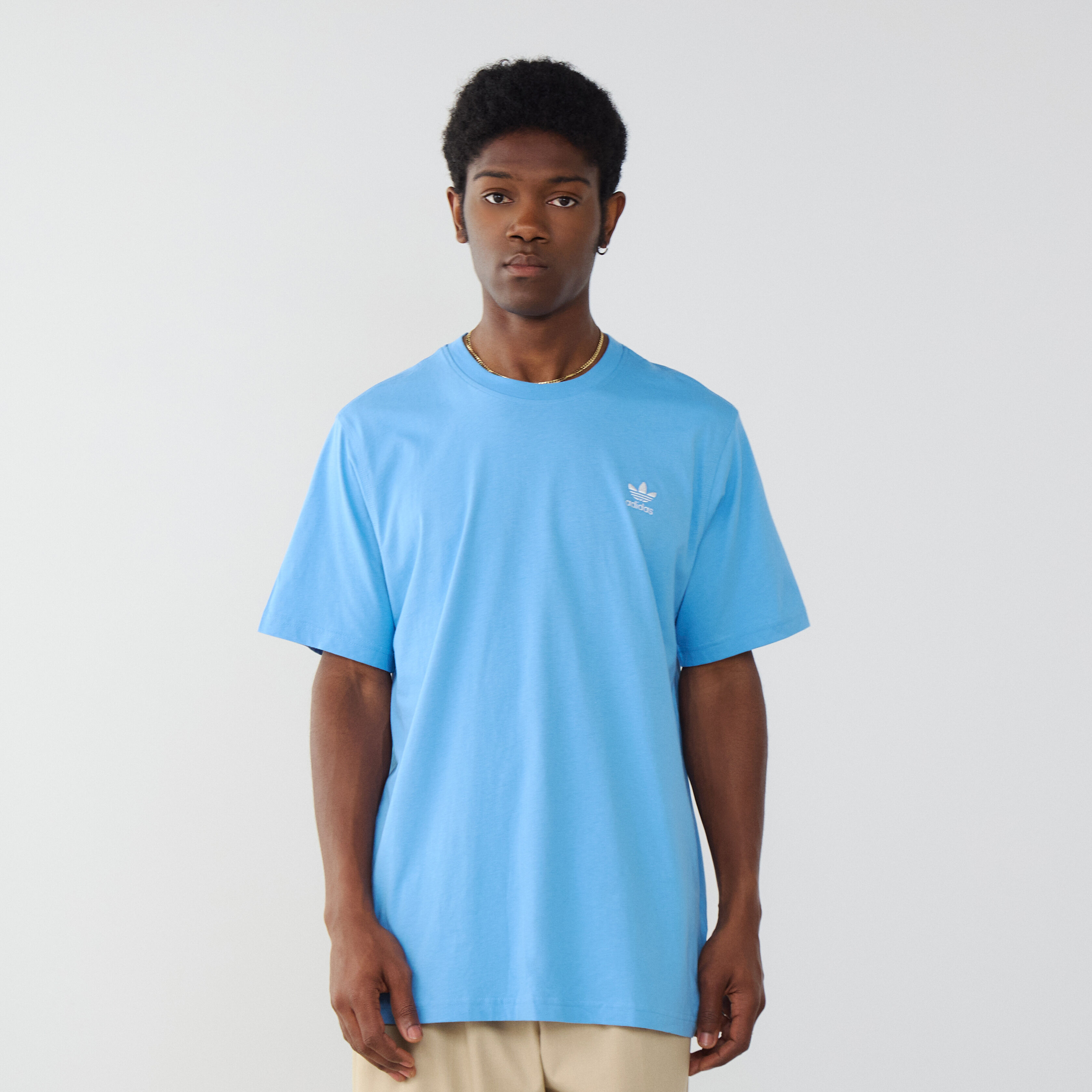 ADIDAS ORIGINALS TEE SHIRT ESSENTIAL TREFOIL TEE SHIRT HOMME BLEU BLANC Courir