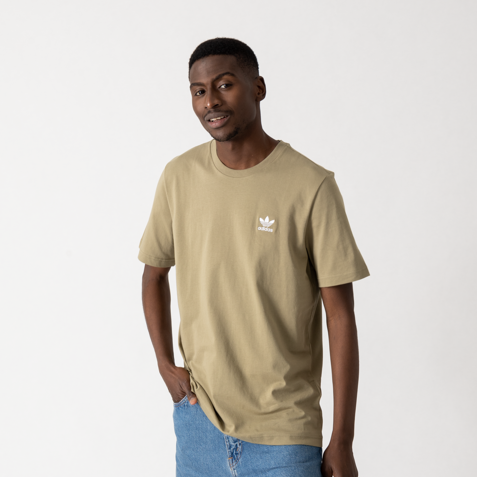 tee shirt adidas original homme jordan