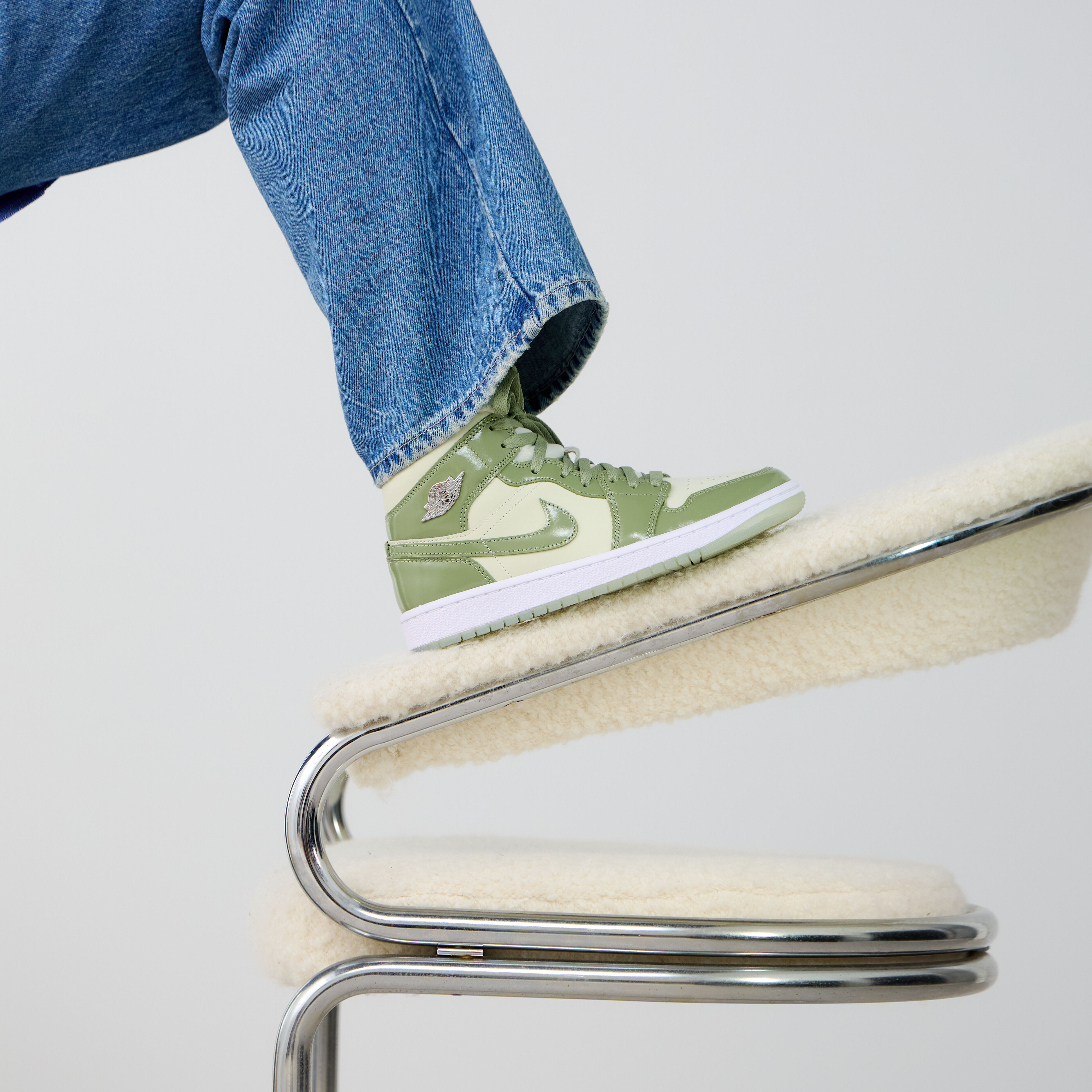 jordan 1 mid dutch green outfit