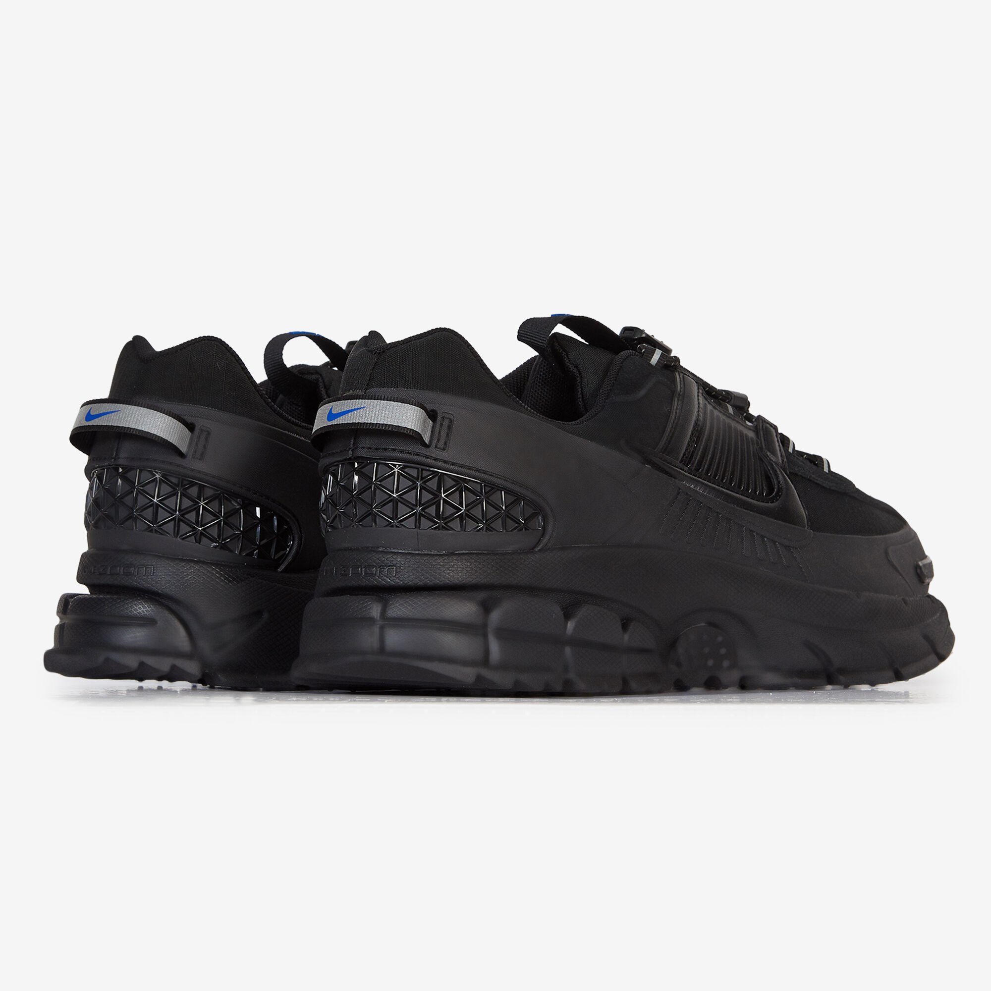 ◆正規品◆NIKE ZOOM VOMERO ROAM BLACK(W)◆関税/送料込◆人気 Nike Zoom Vomero Roam Women's Winterized Shoes. Nike ID