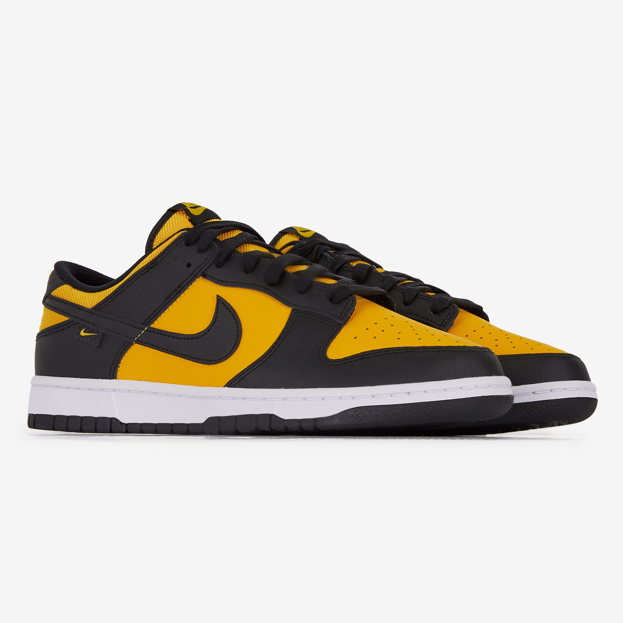 NIKE DUNK LOW YELLOW BLACK SNEAKERS MEN Courir