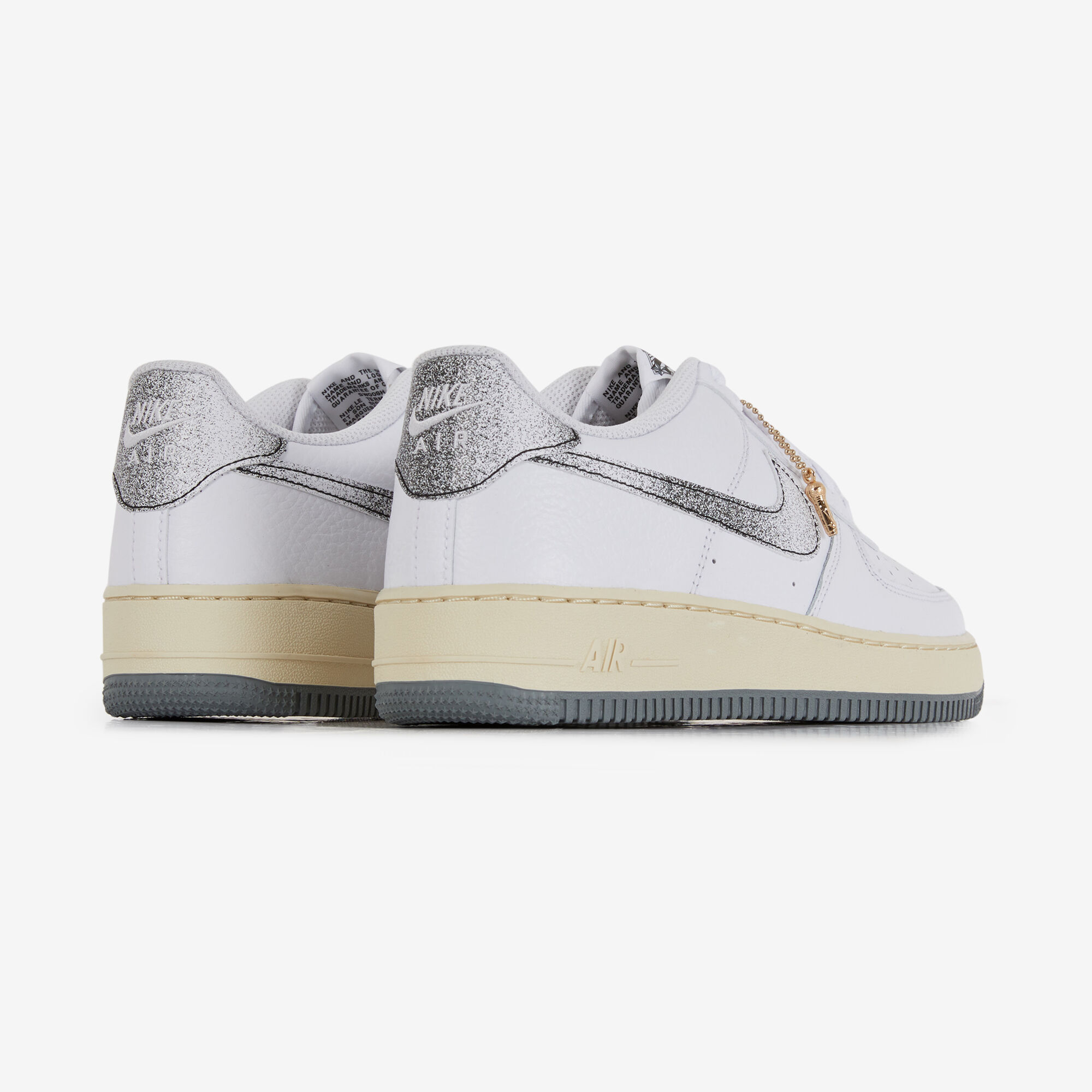 NIKE AIR FORCE 1 LOW SNEAKERS ENFANT BLANC NOIR LACETS Courir