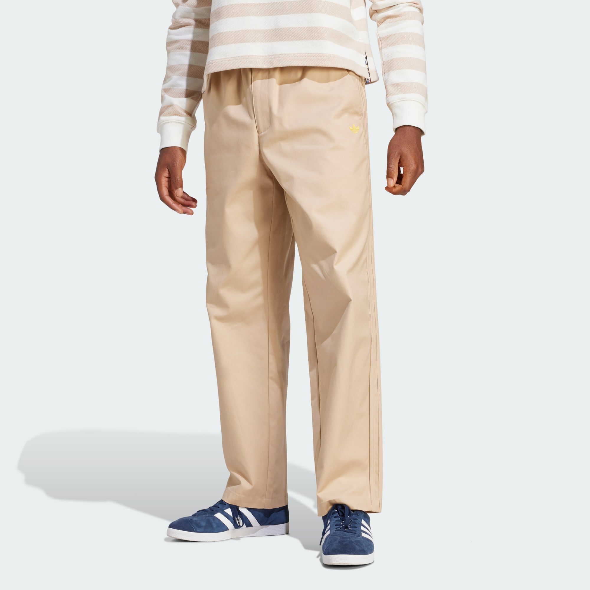 Adidas pantalon deals chino ferrari