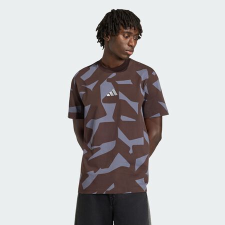 ADIDAS PERFORMANCE T-shirt &Agrave; MANCHES COURTES AMG CAMO Aurora Coffee / Aurora Onix HOMME