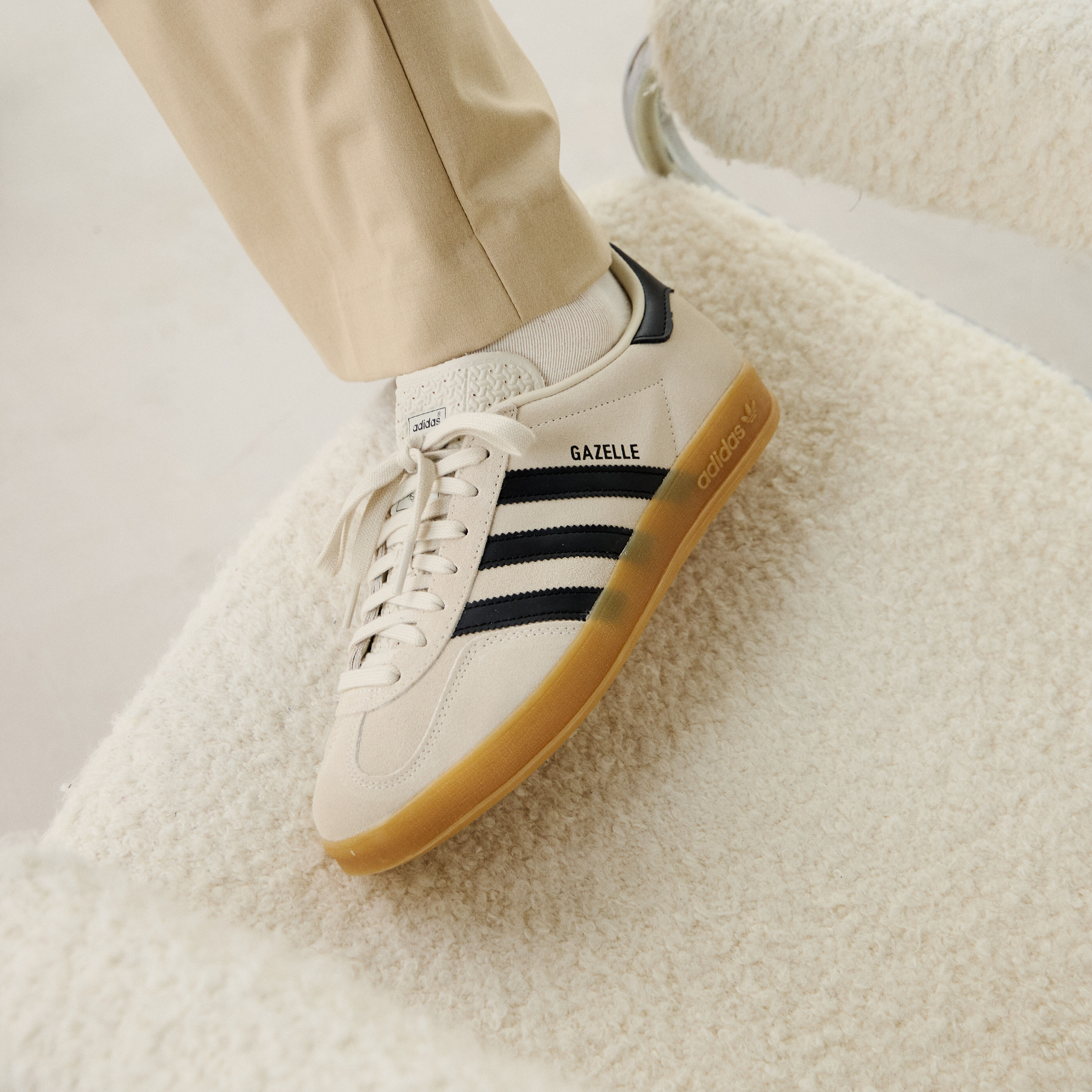 ADIDAS ORIGINALS GAZELLE INDOOR BEIGE/BLACK SNEAKERS MEN