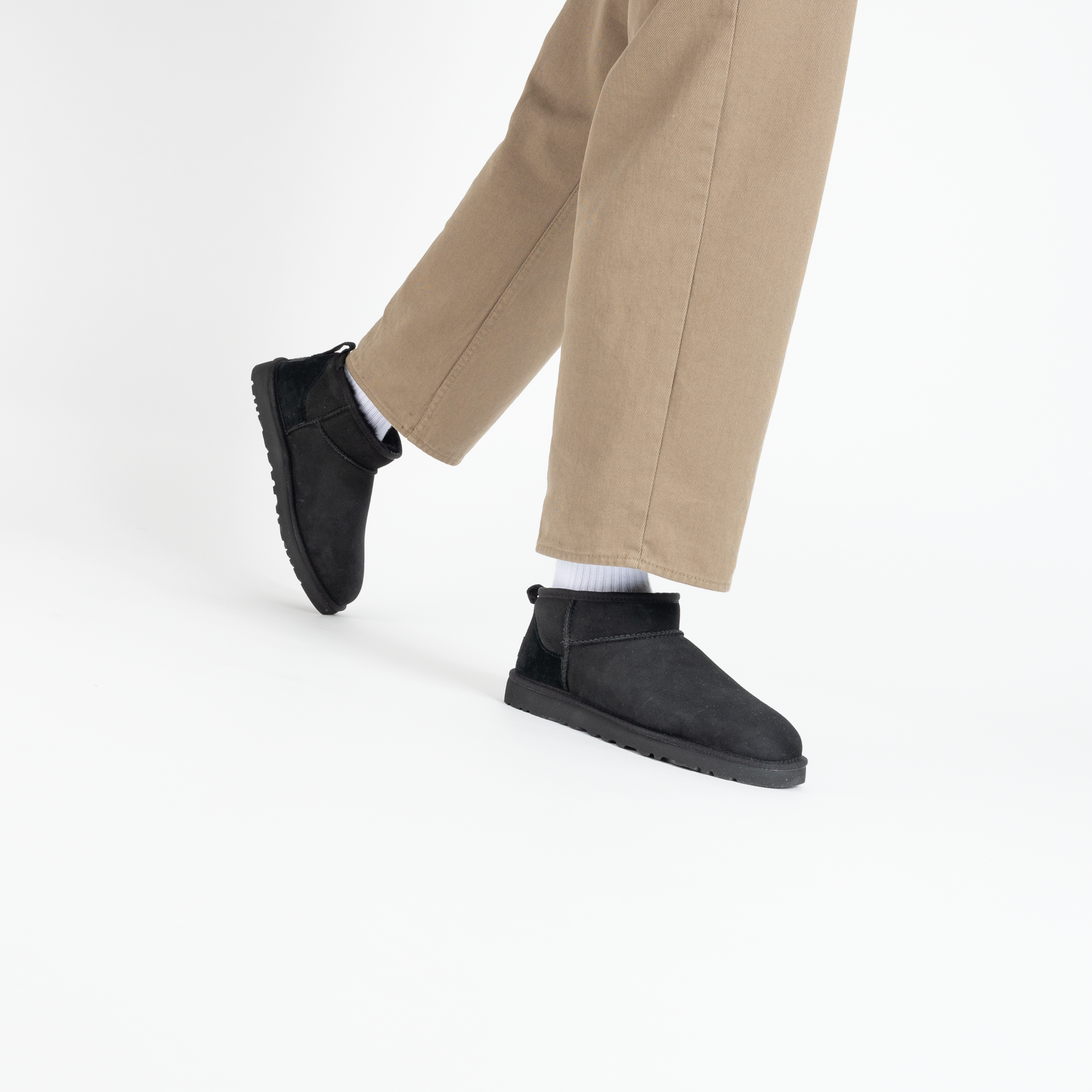 UGG CLASSIC ULTRA MINI BLACK SNEAKERS MEN