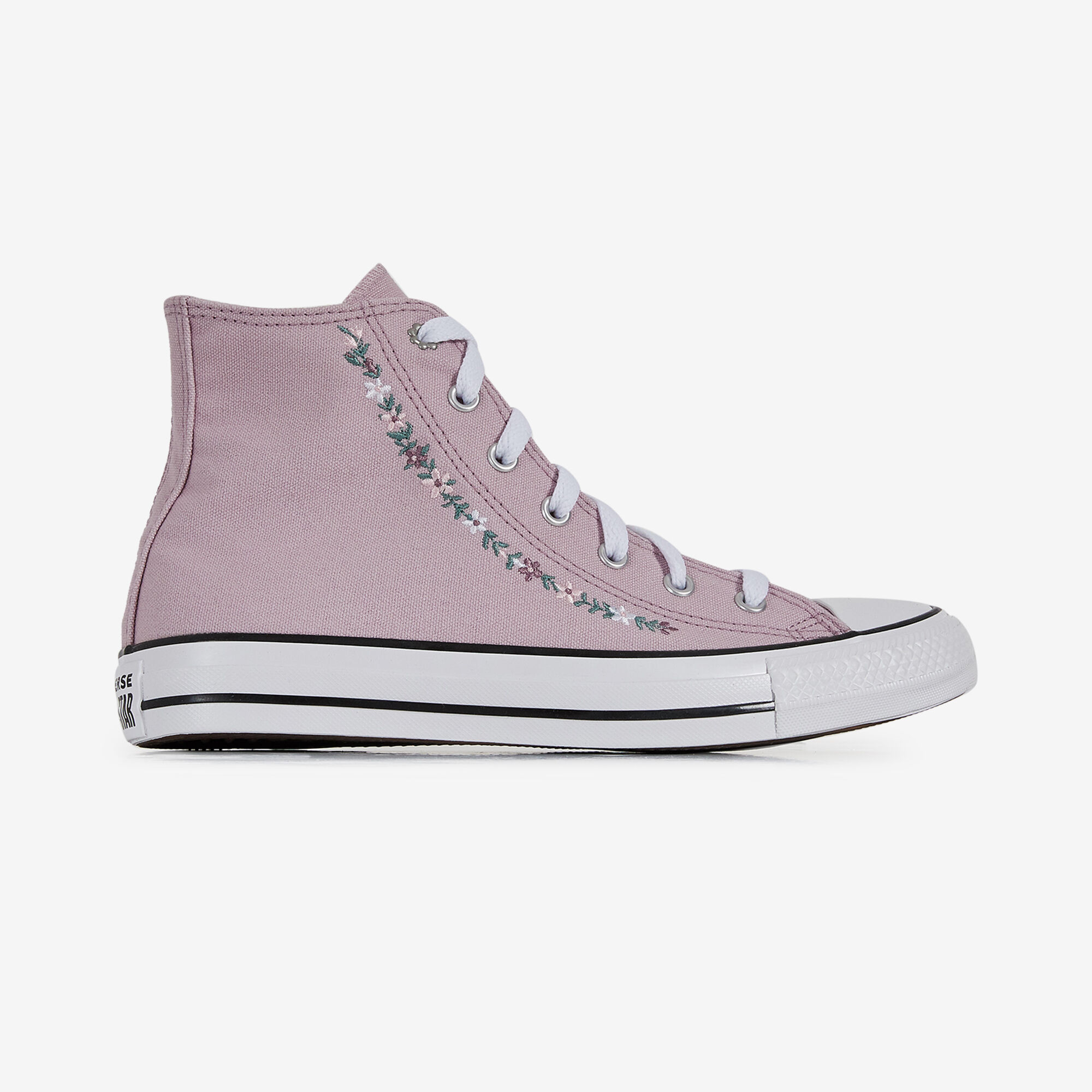 Les converses font store des grands pieds