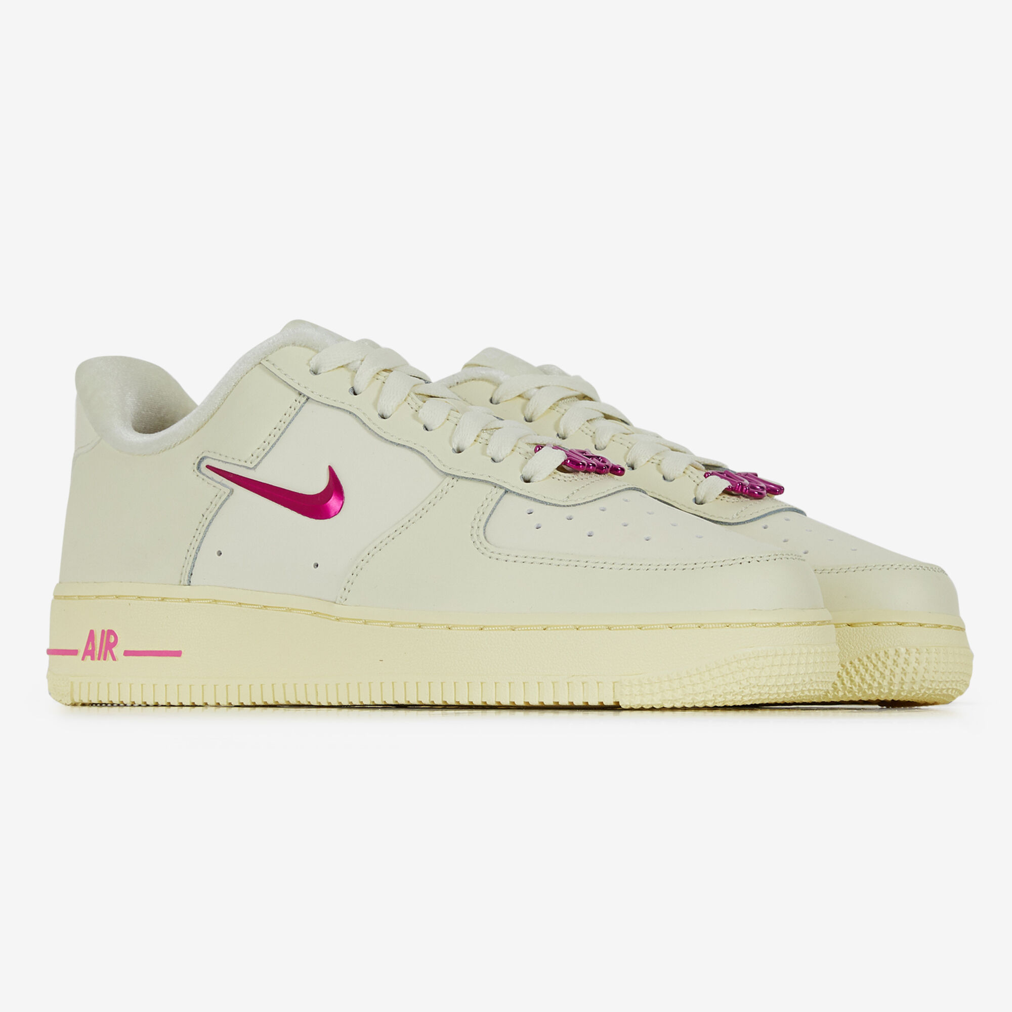 NIKE AIR FORCE 1 LOW SNEAKERS FEMME BEIGE ROSE LACETS Courir