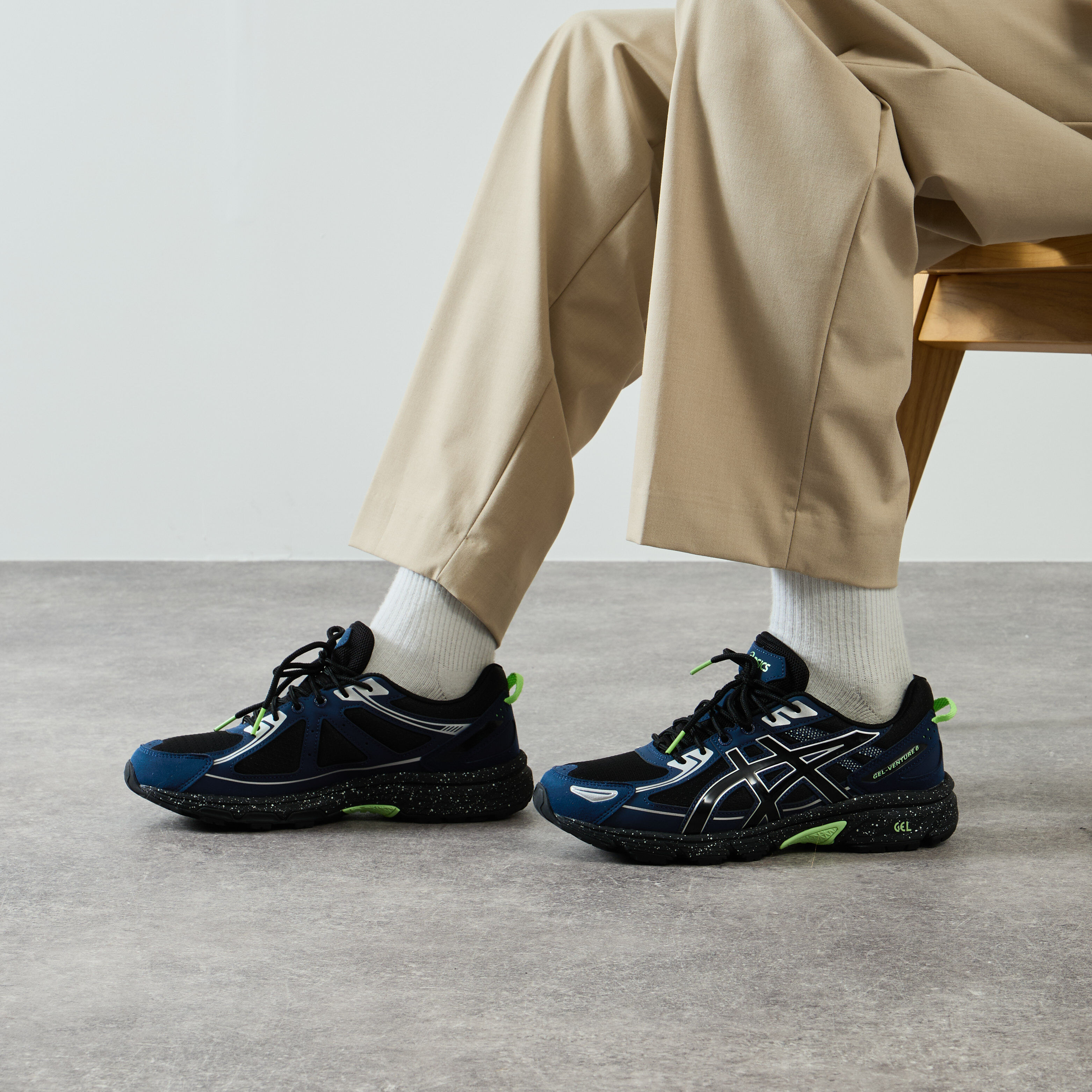 asics gel venture 6 phantom sunflower