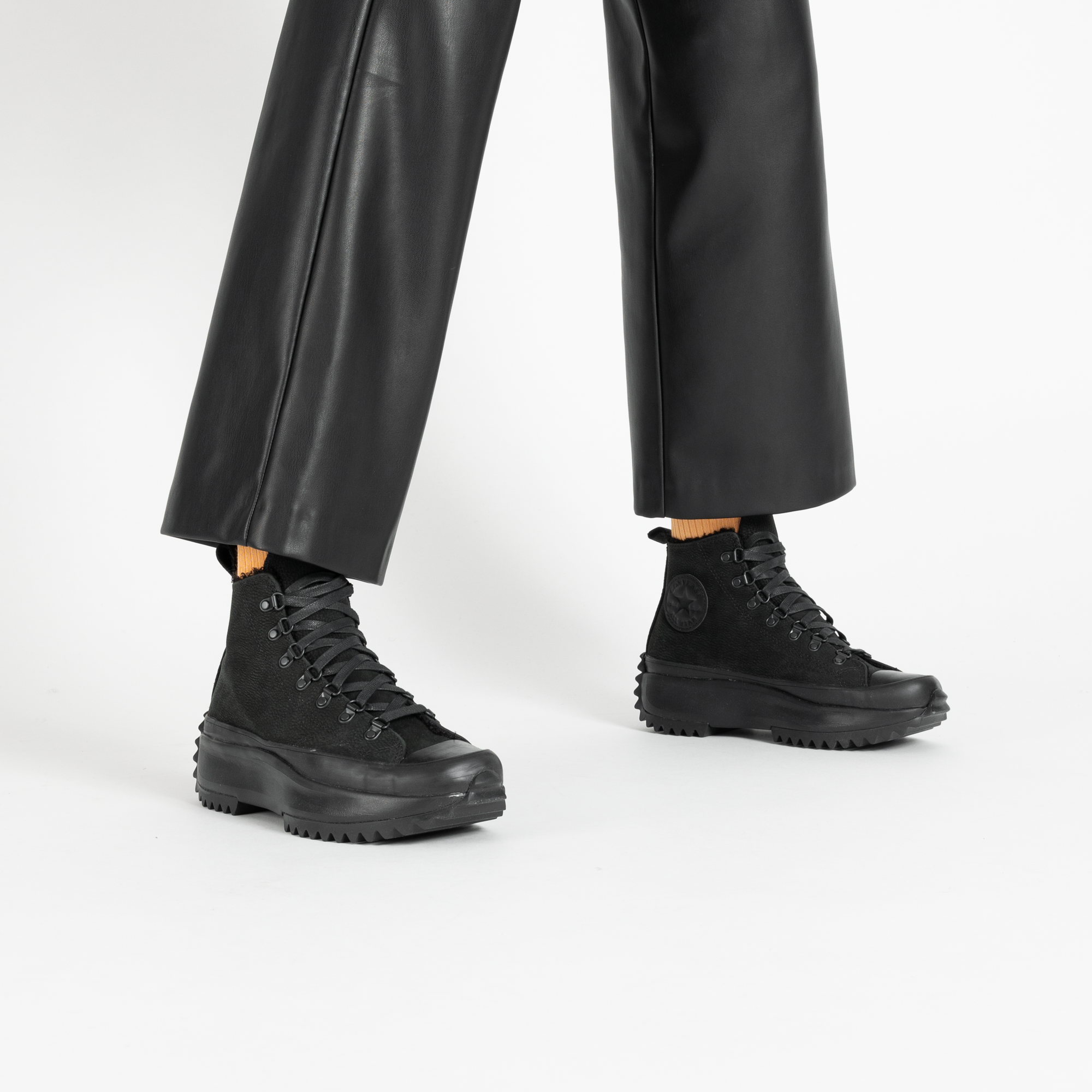 sarenza converse run star hike