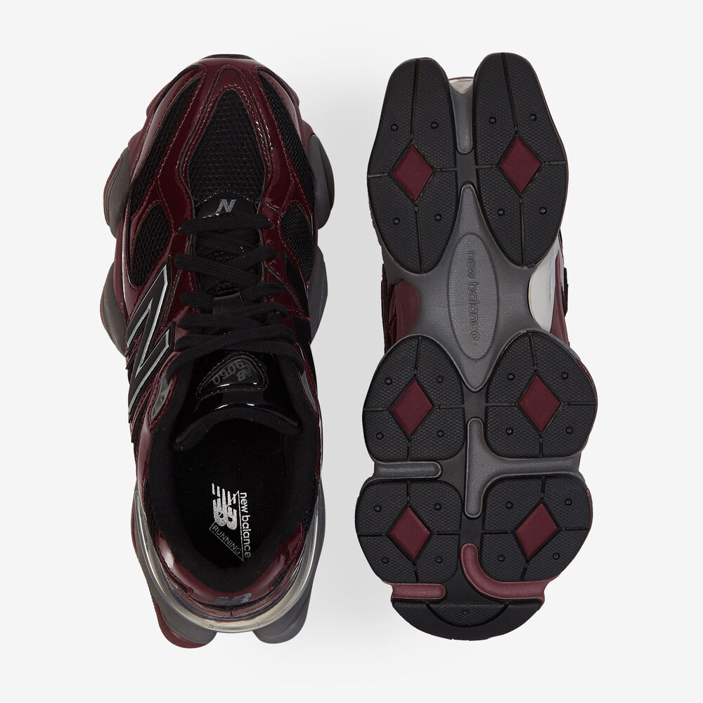 NEW BALANCE 9060 PATENT SNEAKERS HOMME BORDEAUX LACETS