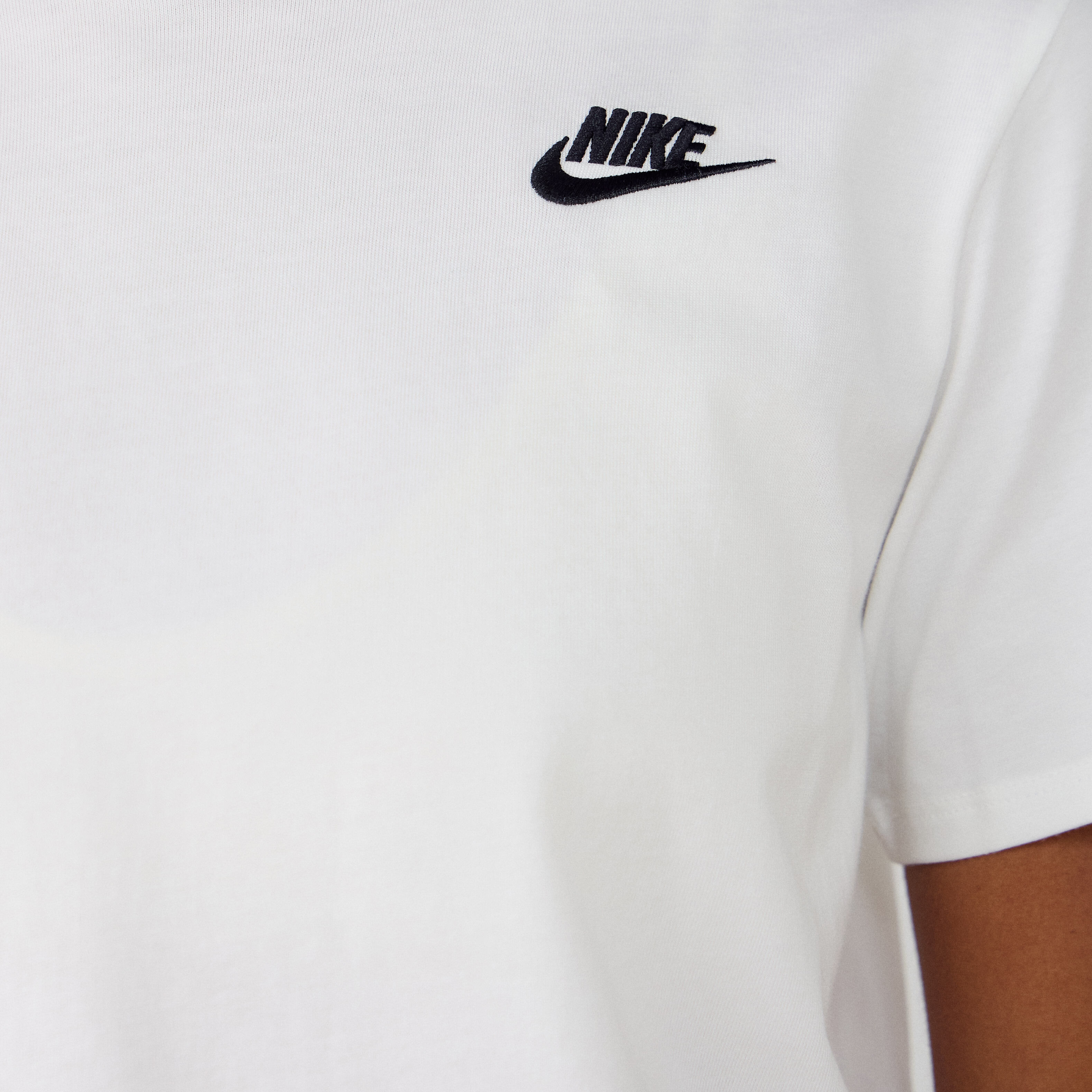 nike logo white t shirt
