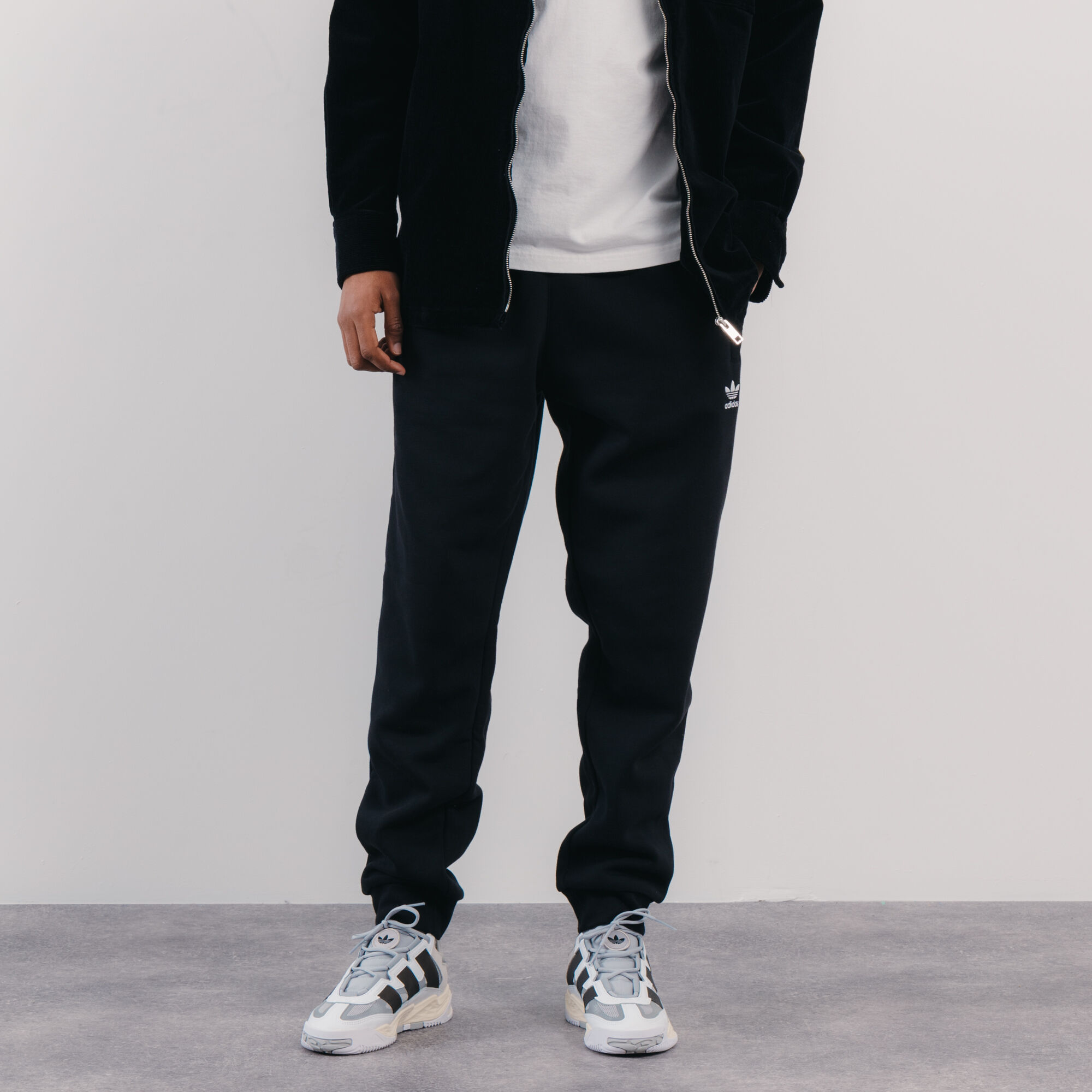 Adidas trefoil joggers best sale