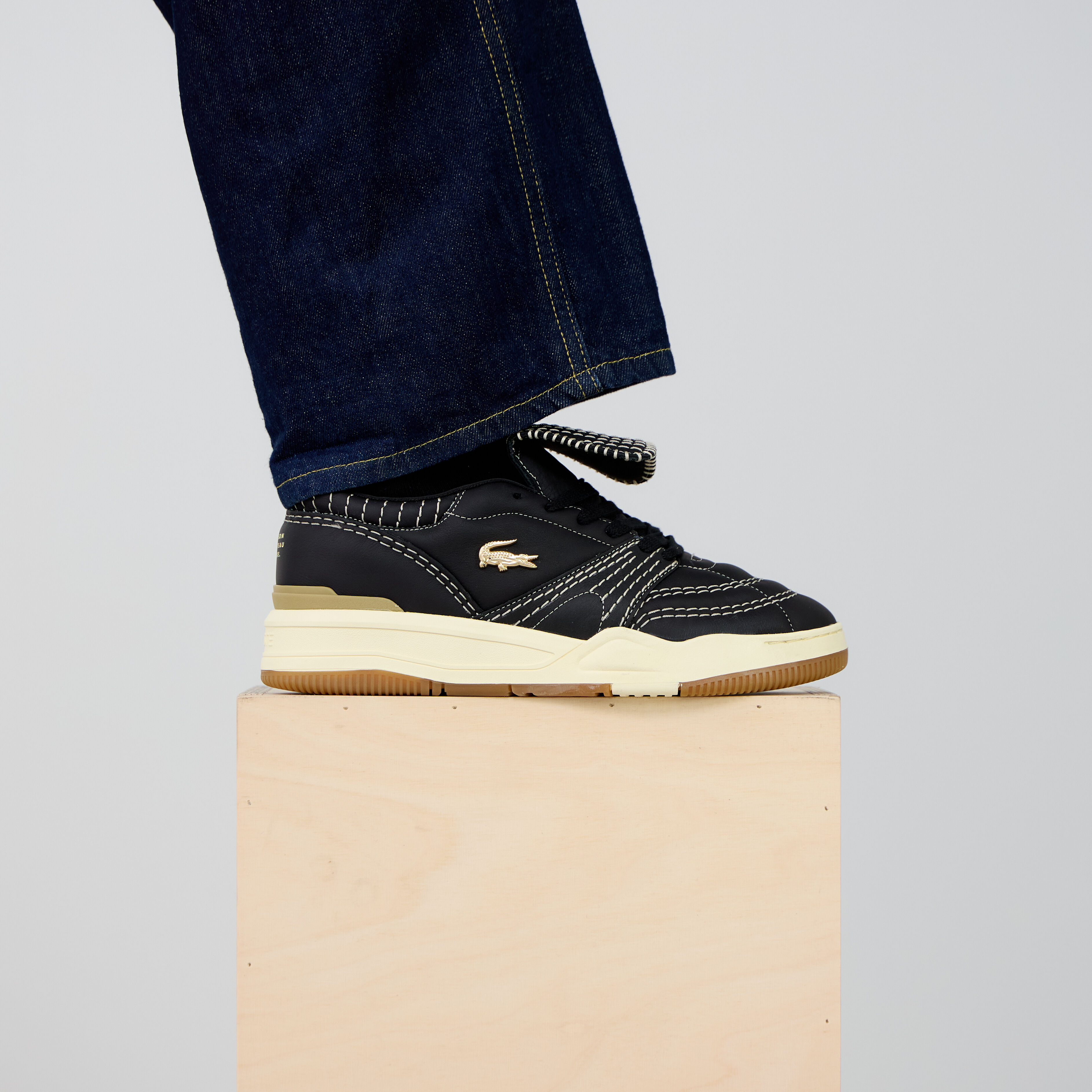 LACOSTE LINEFIELD X MCR SNEAKERS HOMME NOIR BLANC SCRATCH Courir