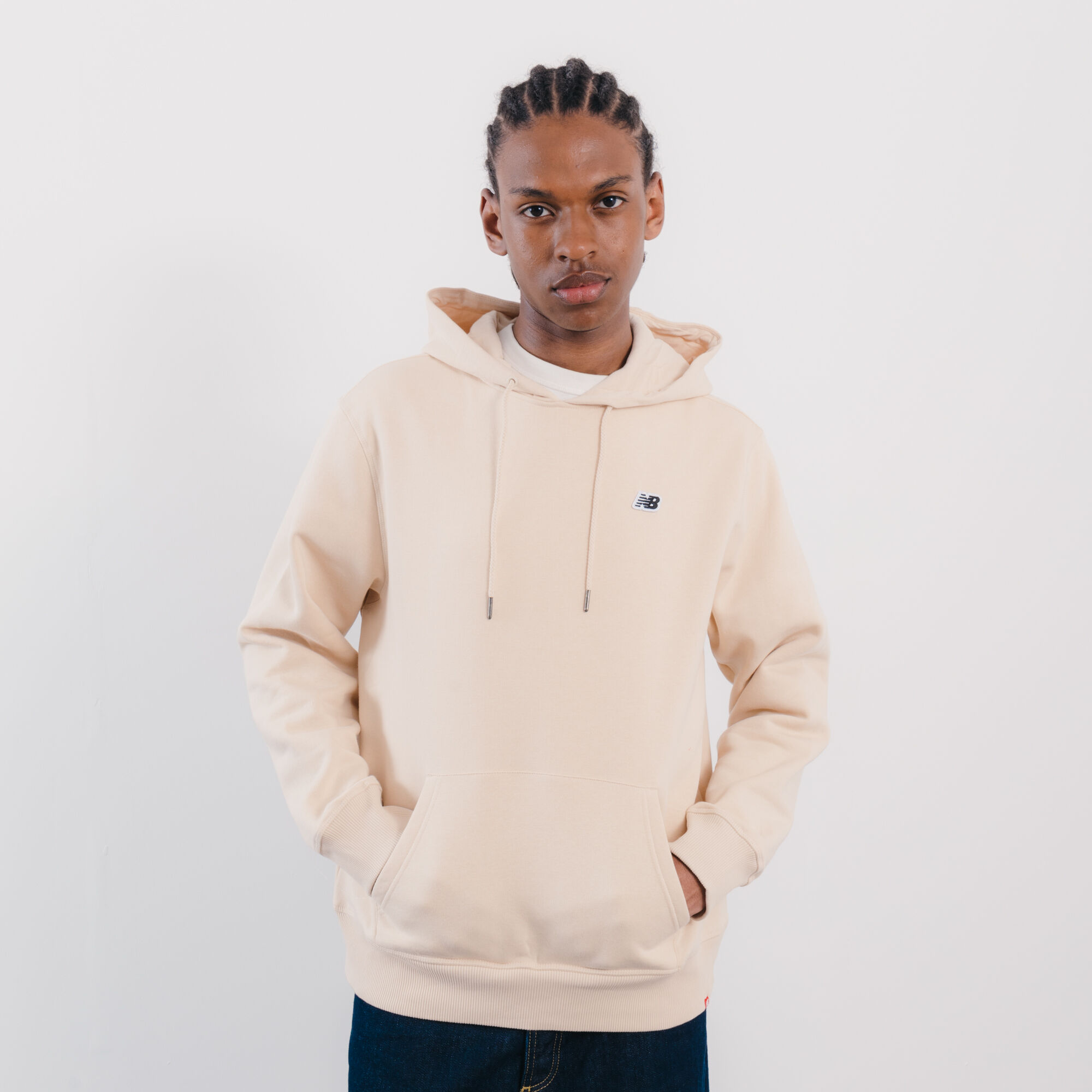 NEW BALANCE SMALL LOGO HOODIE BEIGE SWEATSHIRTS MEN Courir