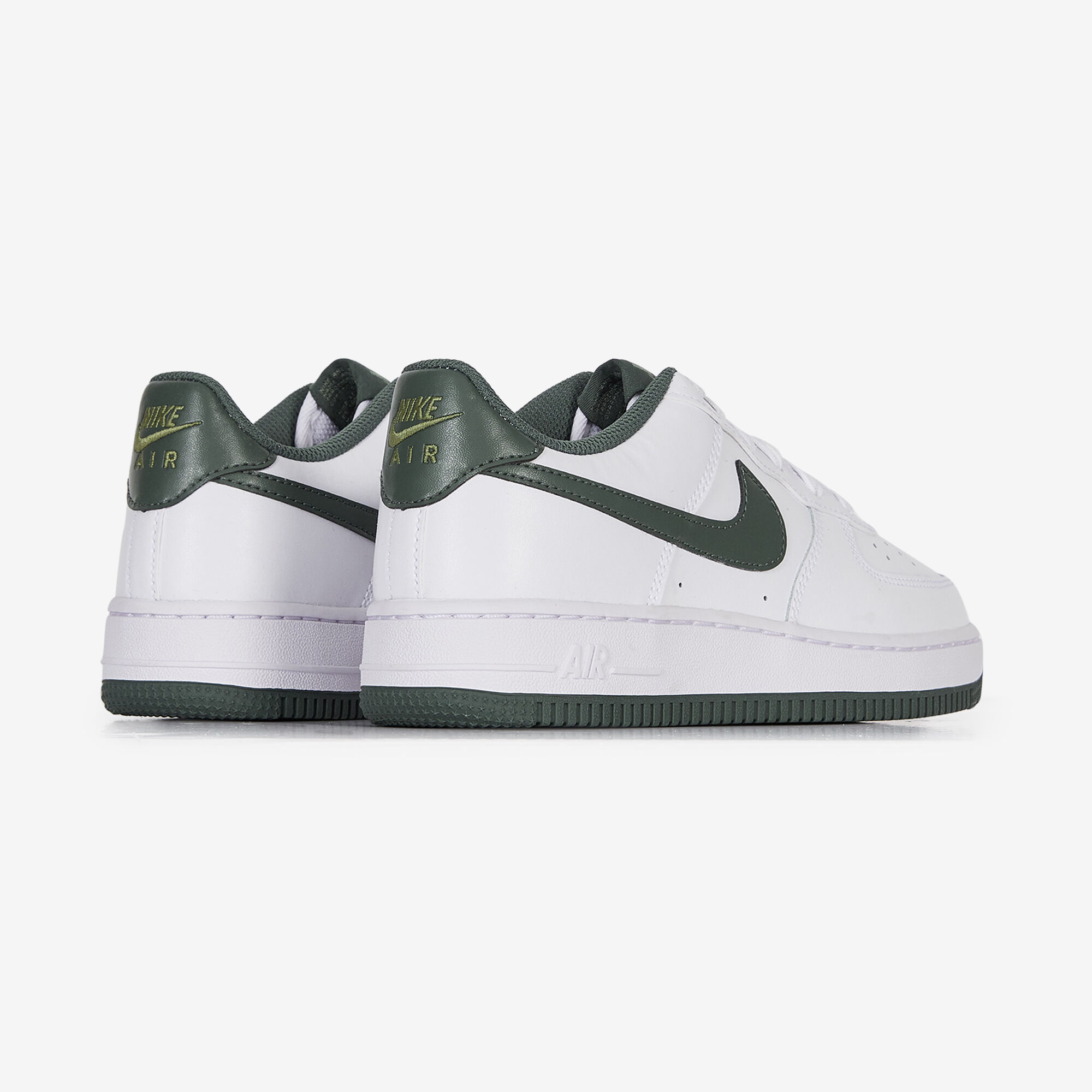 NIKE AIR FORCE 1 LOW SNEAKERS ENFANT BLANC VERT LACETS Courir